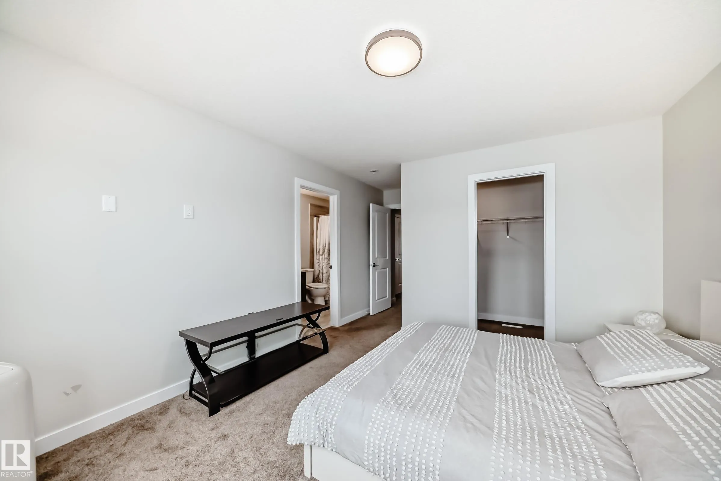 7656 creighton Place