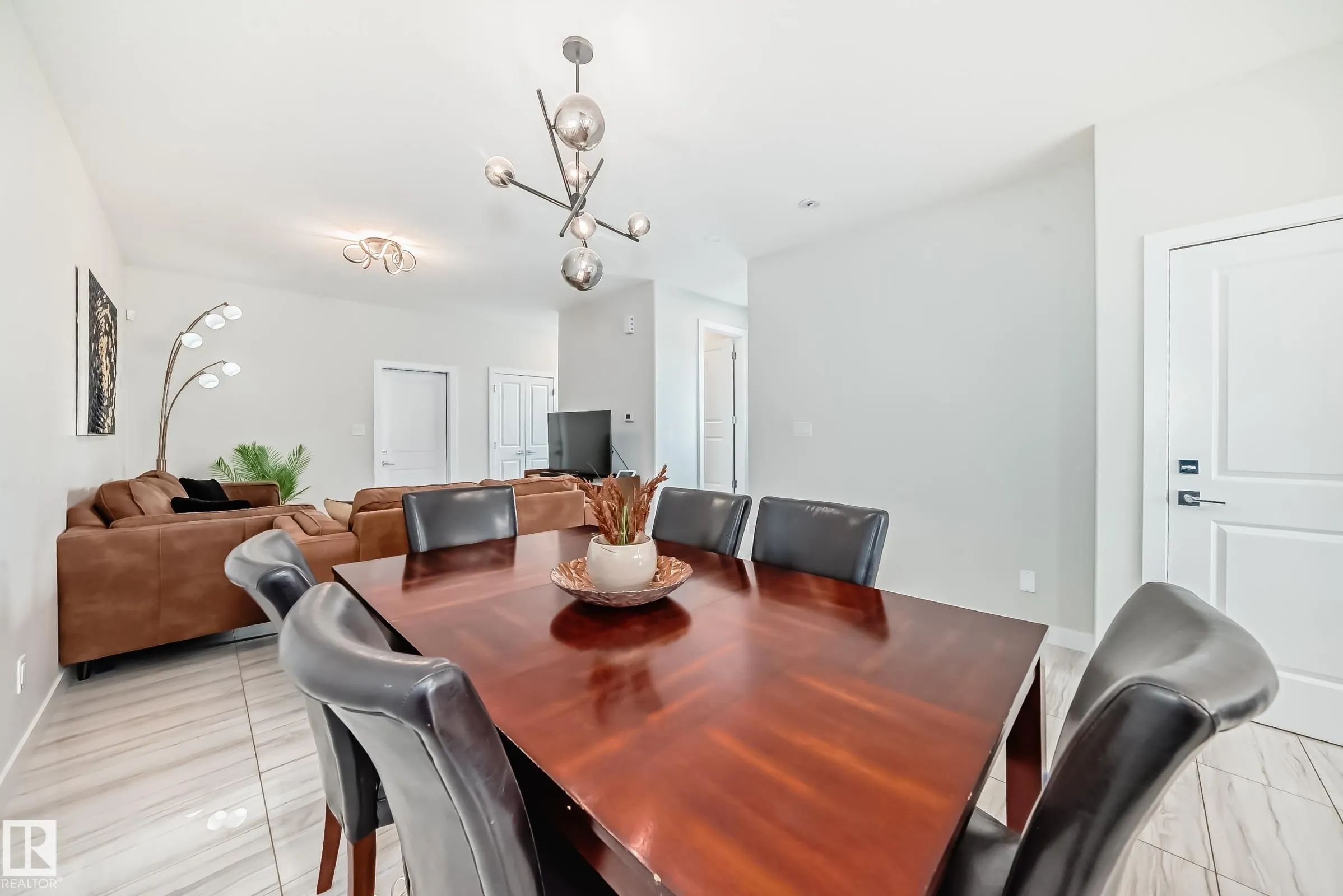 7656 creighton Place