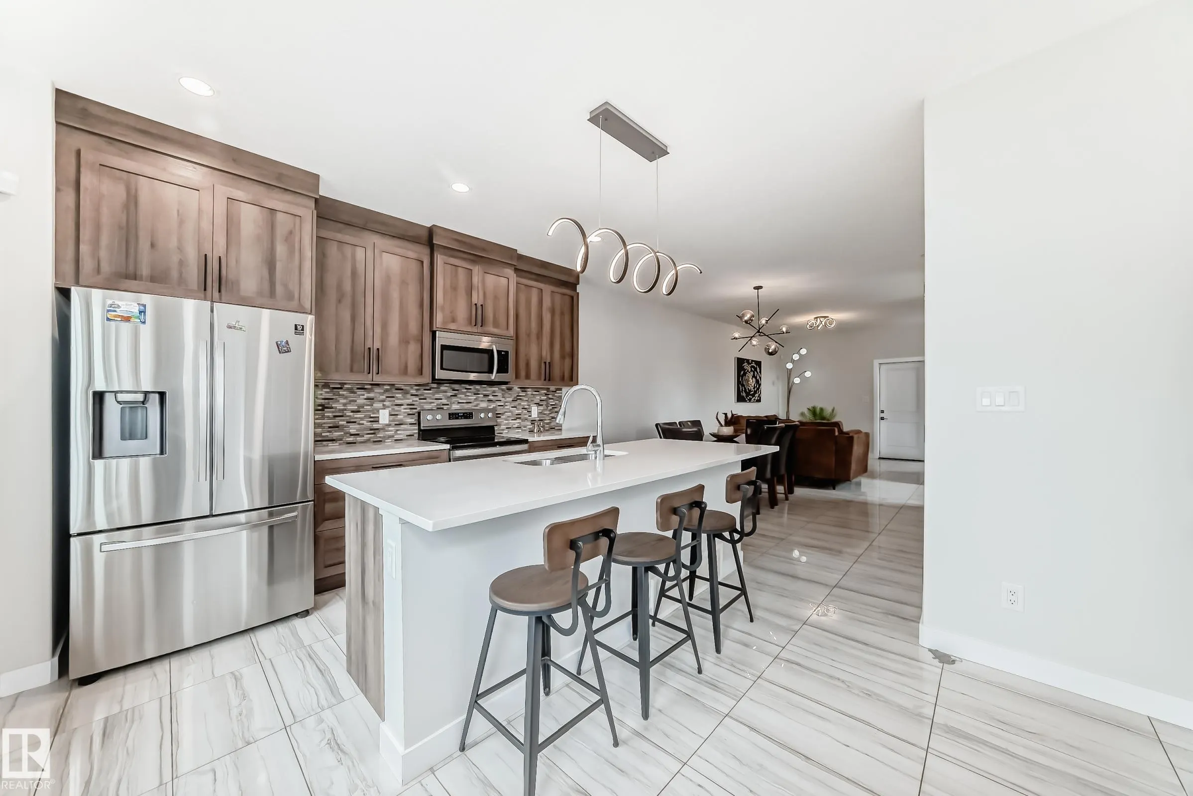 7656 creighton Place