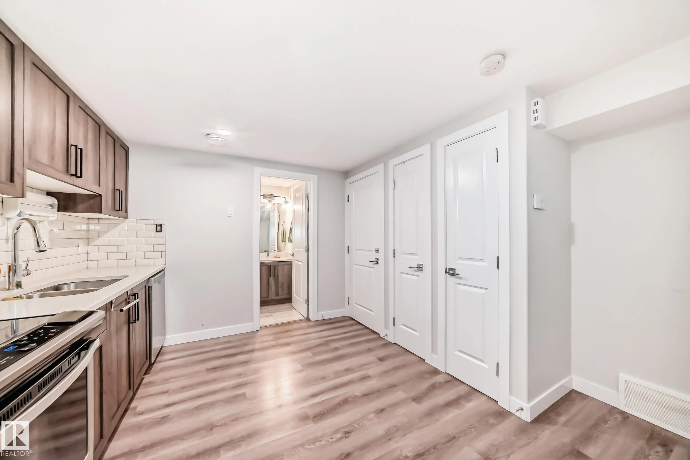 7656 creighton Place
