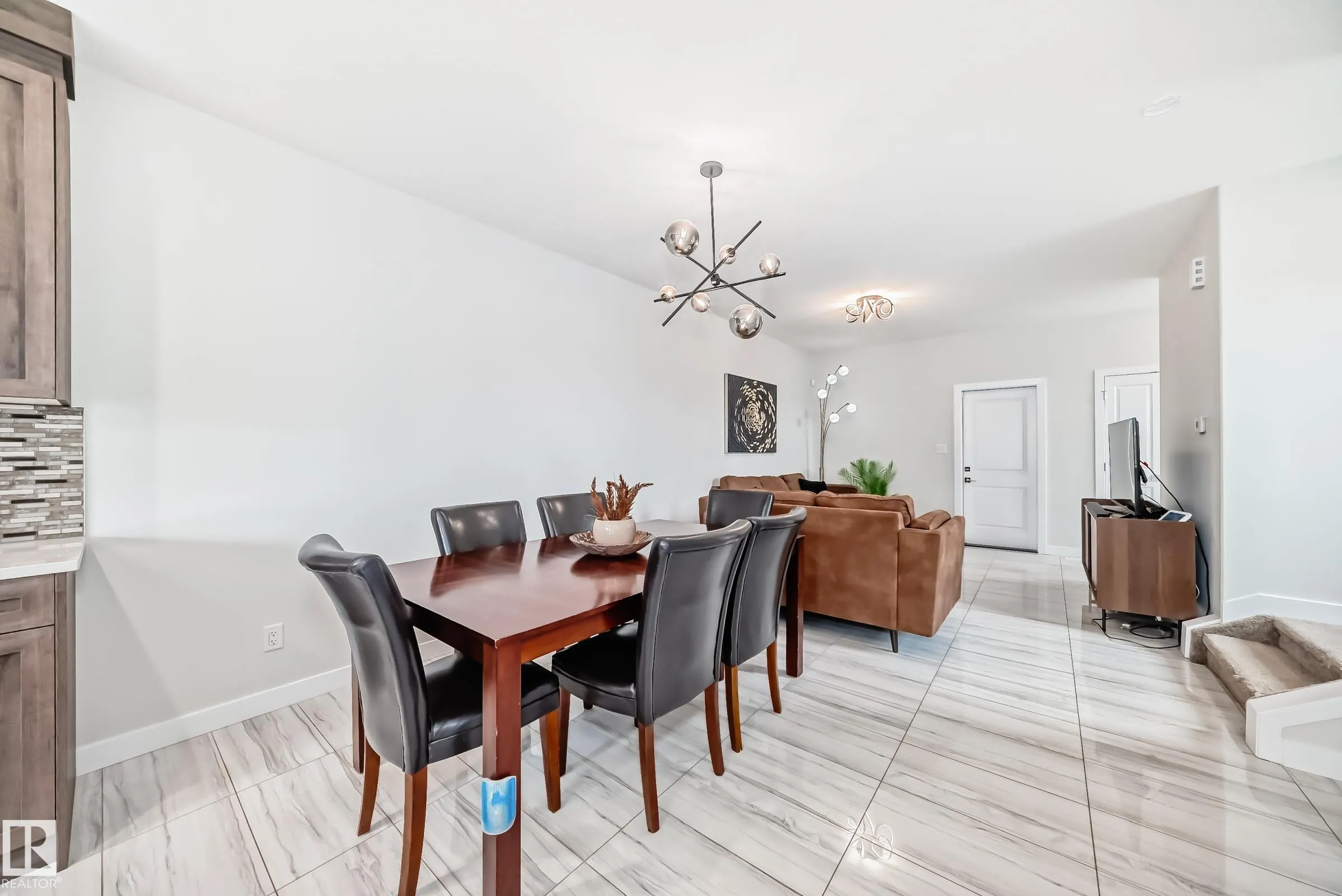 7656 creighton Place