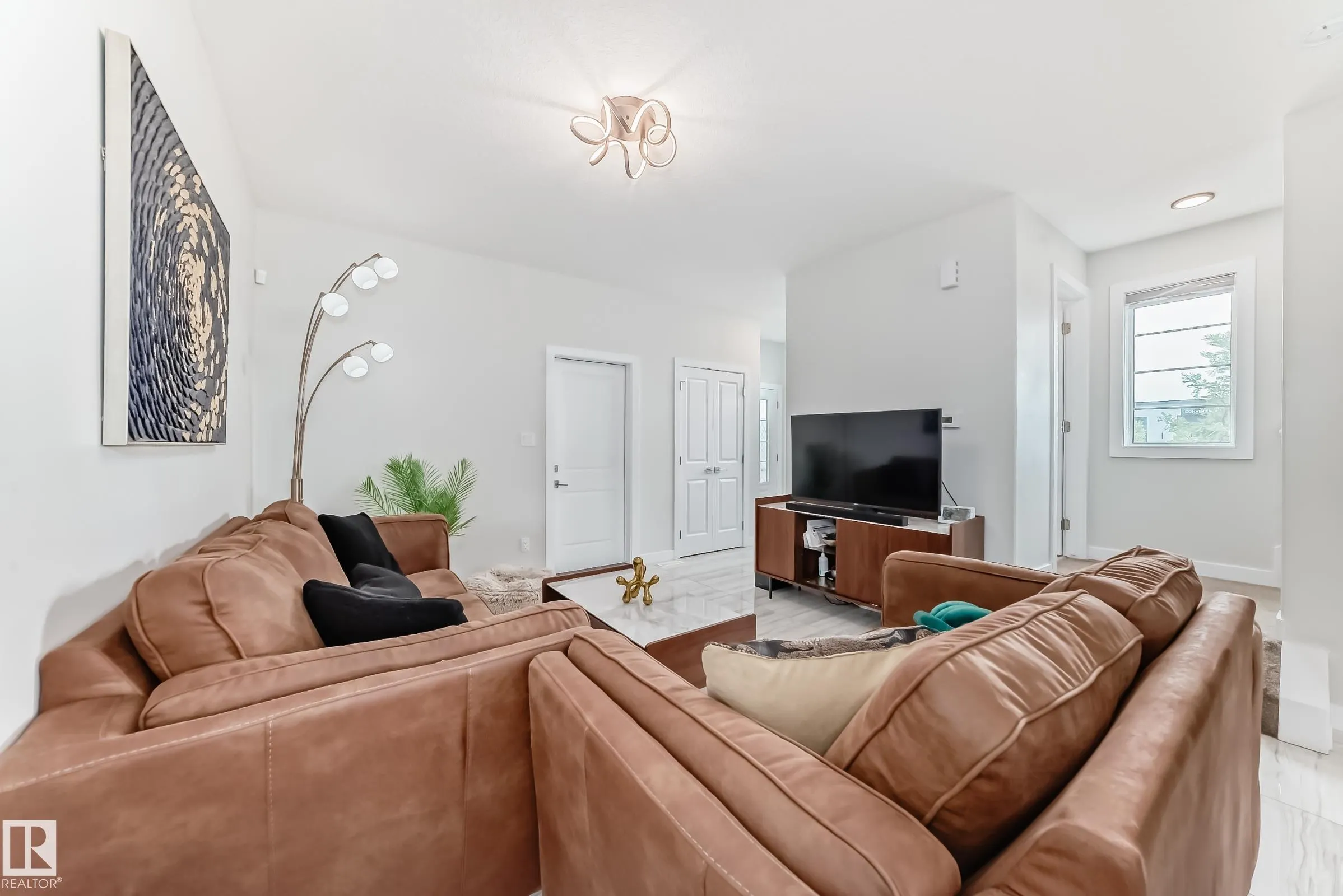 7656 creighton Place