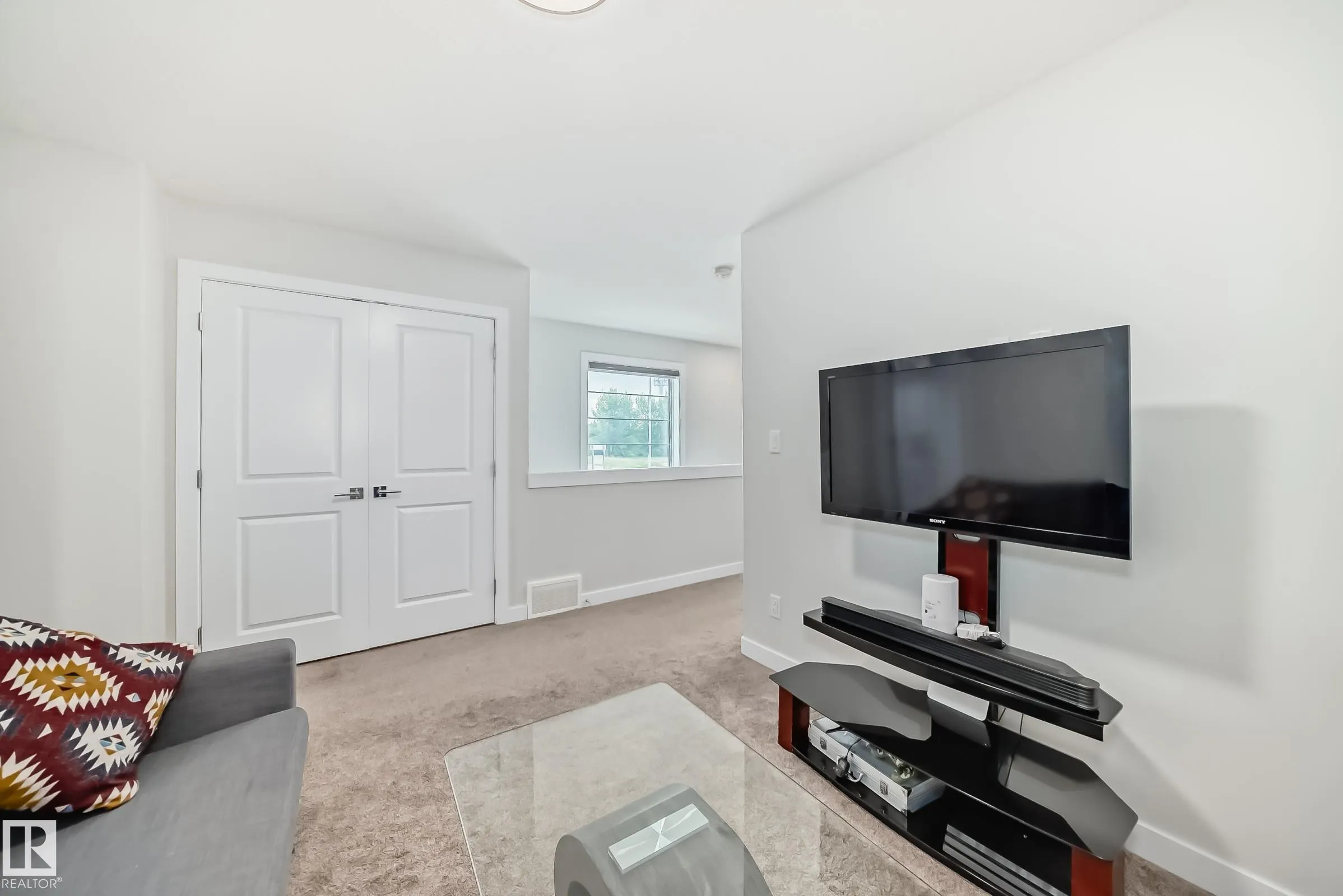 7656 creighton Place