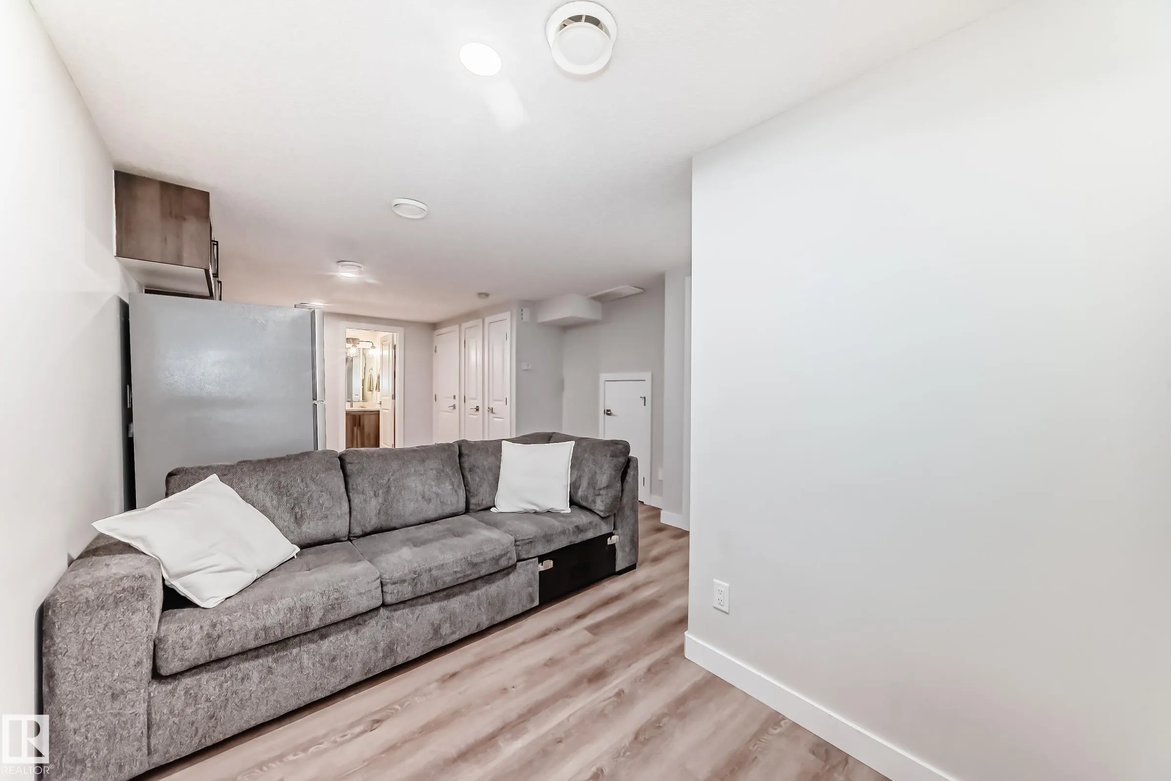 7656 creighton Place