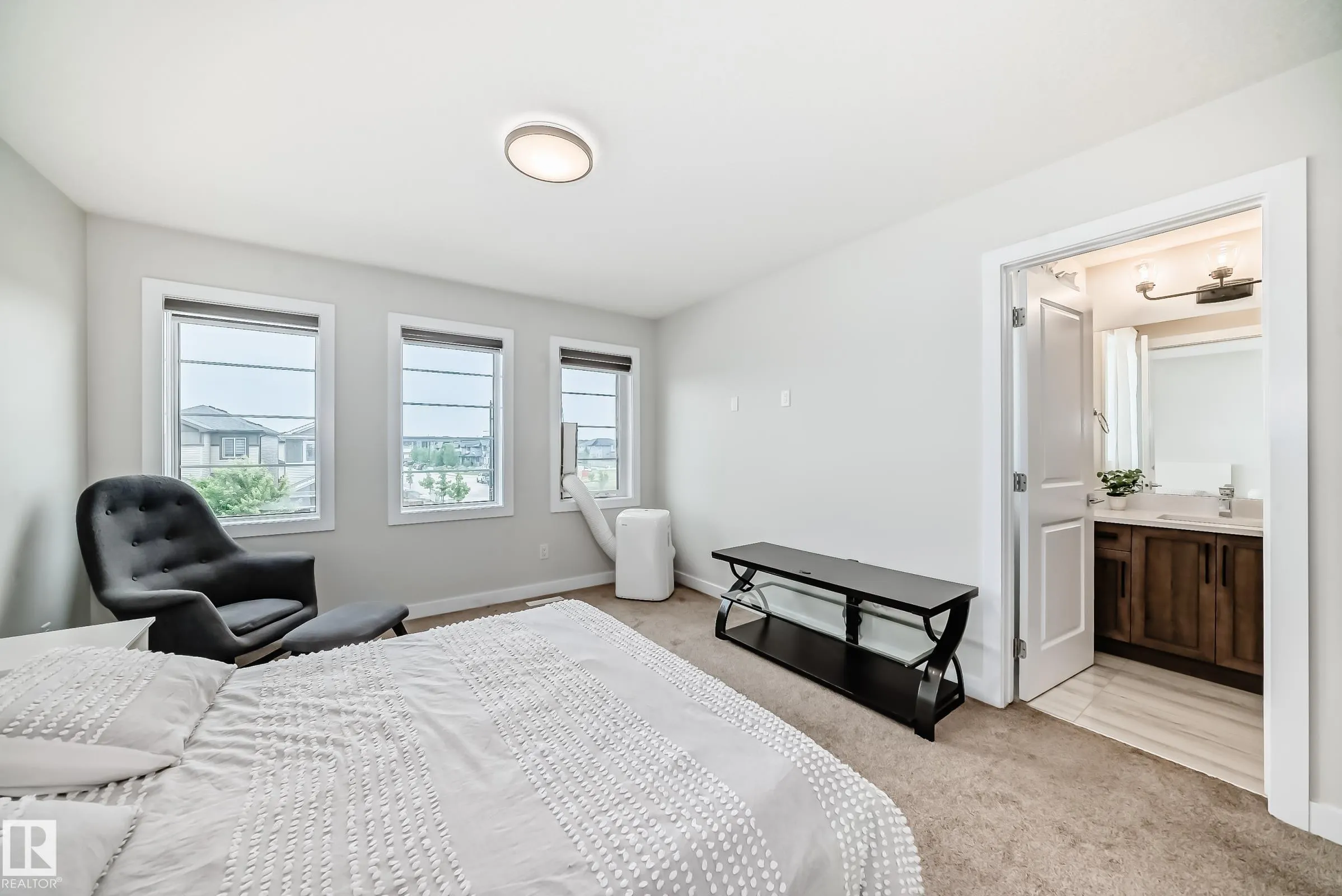 7656 creighton Place