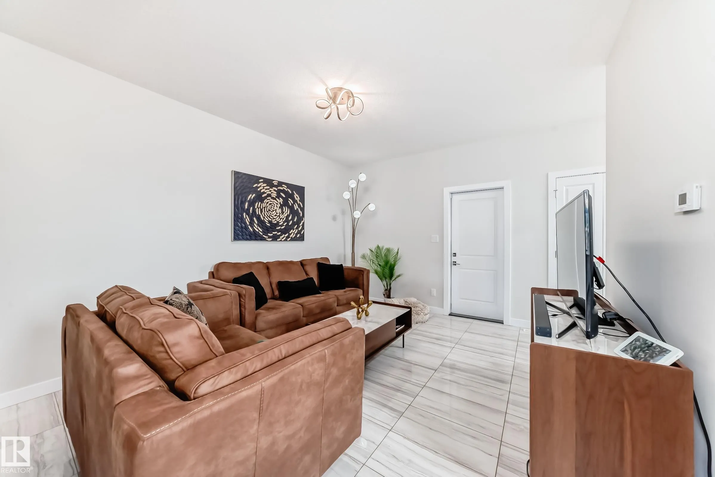 7656 creighton Place