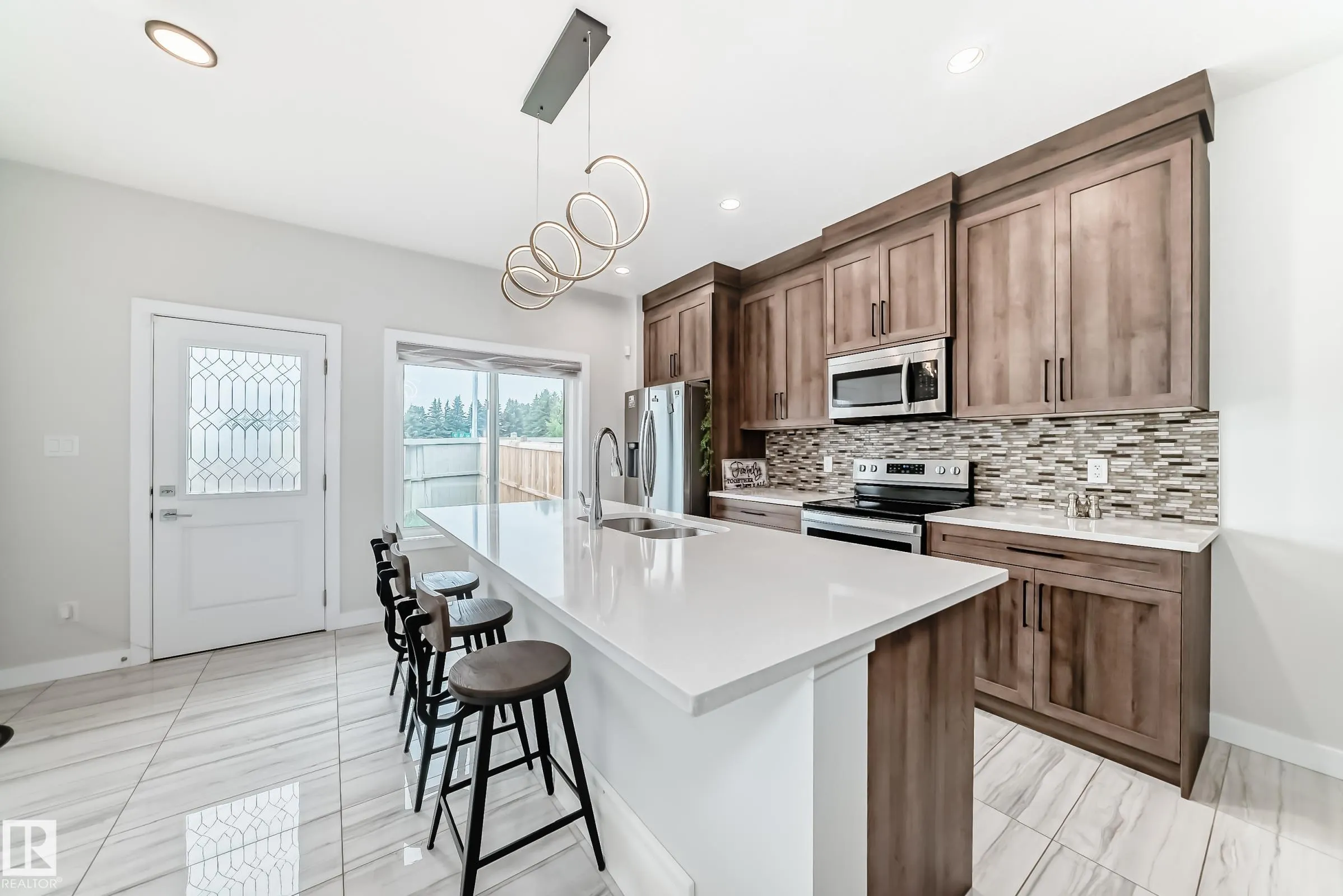 7656 creighton Place