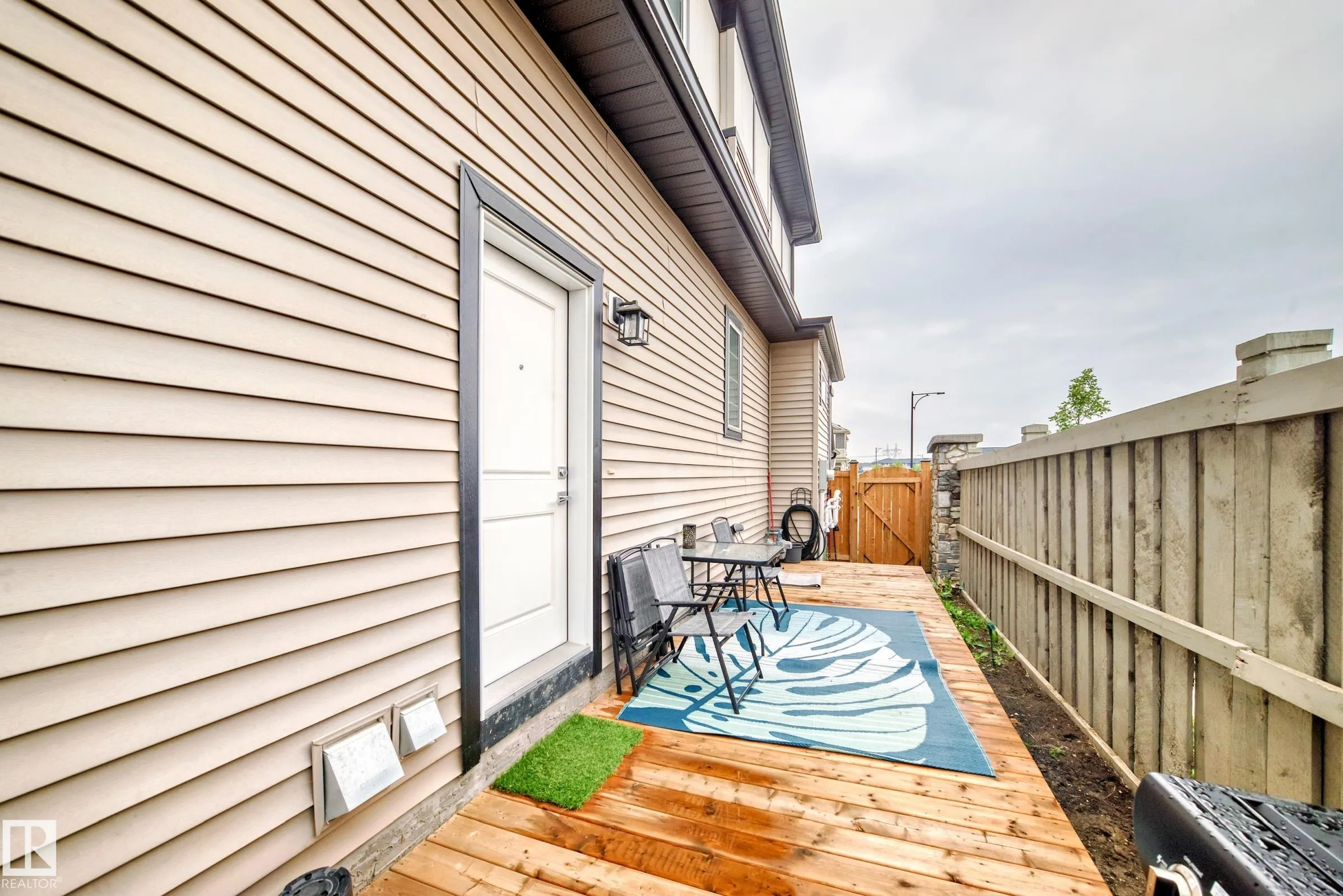 7656 creighton Place