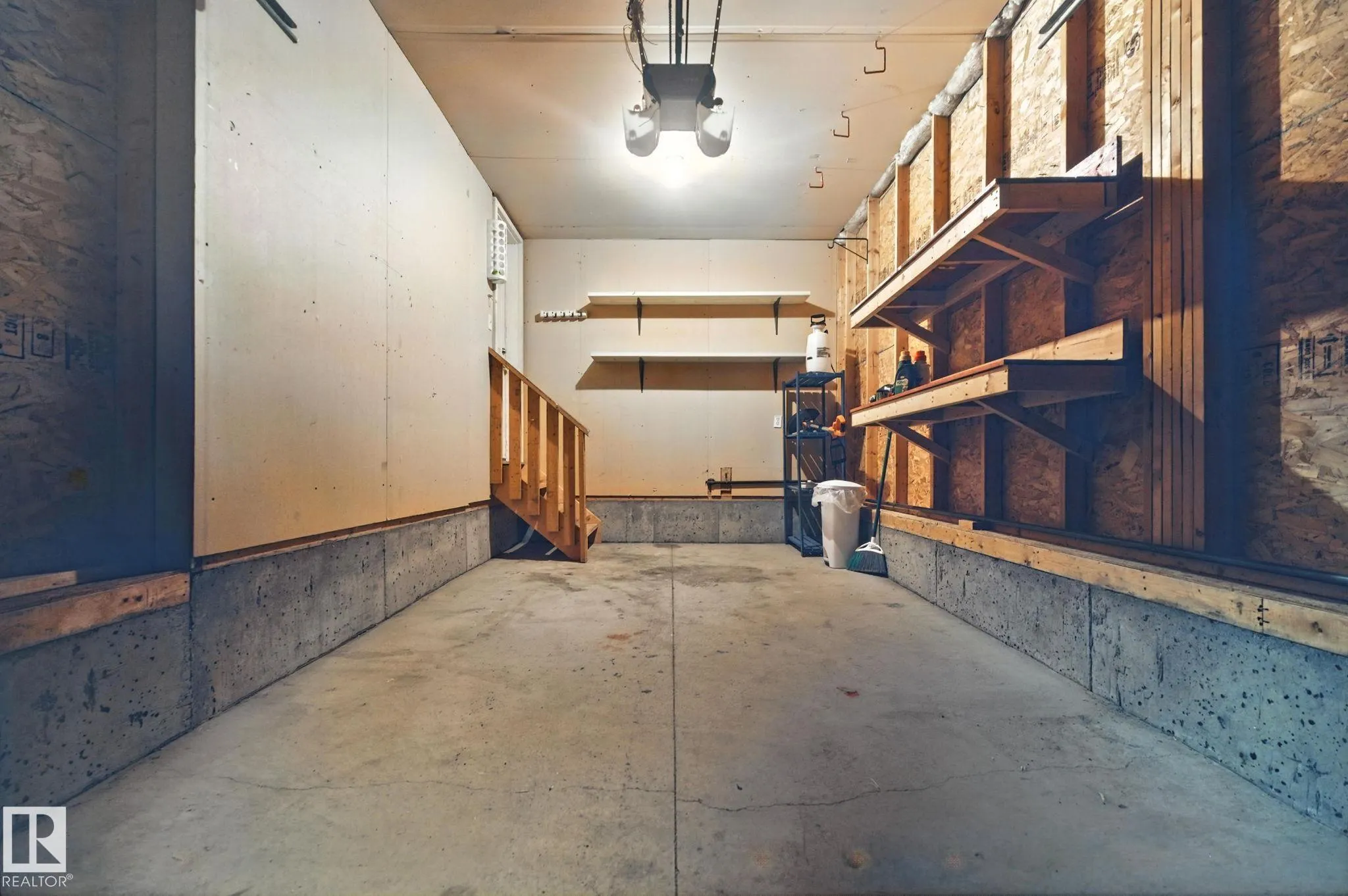 33 VENTURA Street