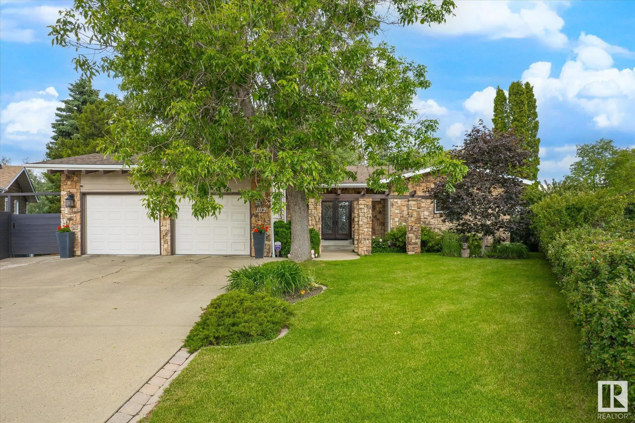 1112 PARKER Terrace