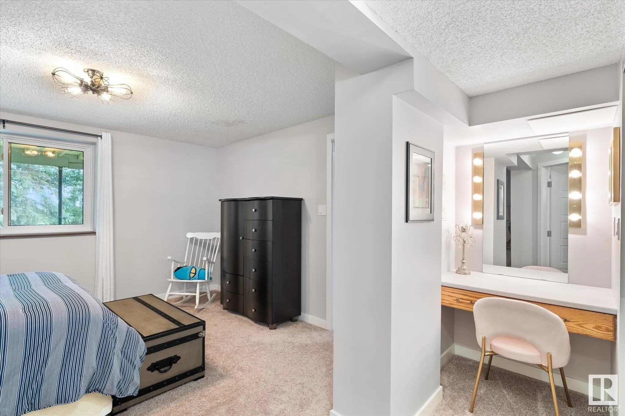 1112 PARKER Terrace