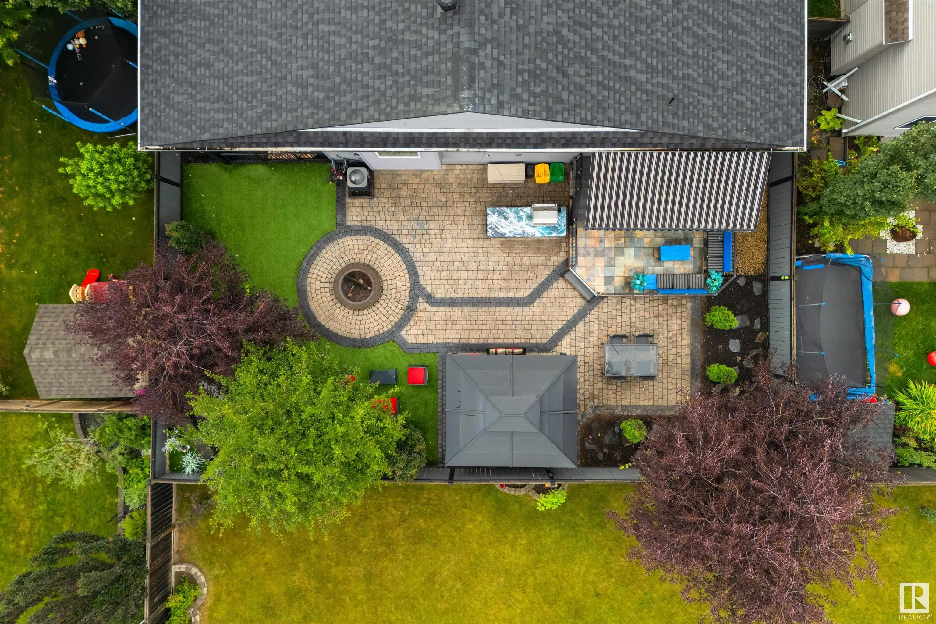 60 HUNTINGTON Crescent