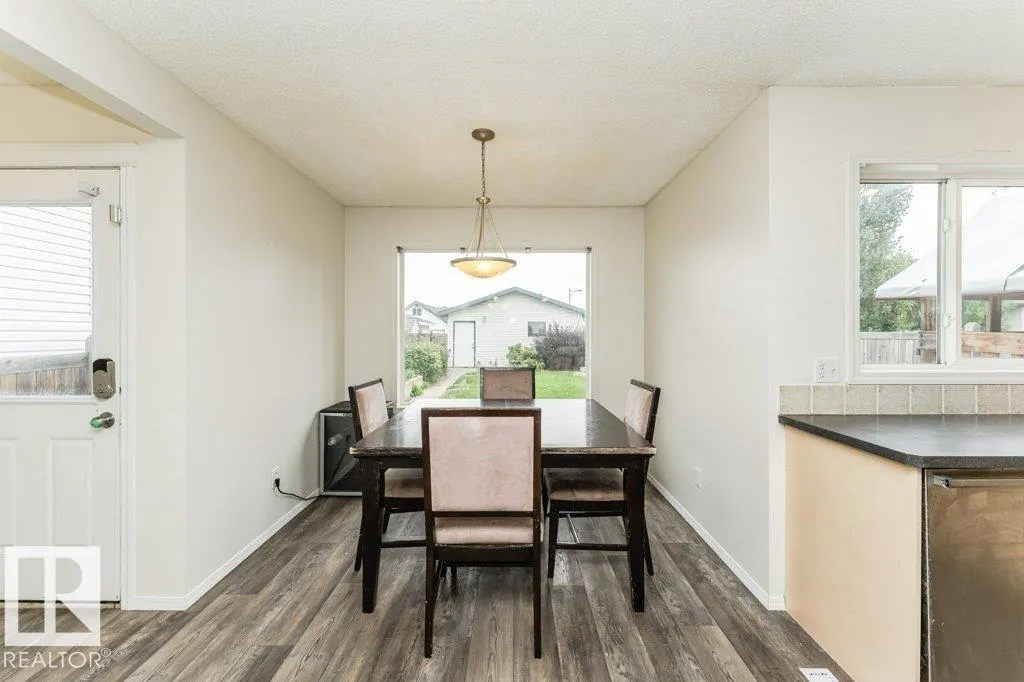 374 SUMMERTON Crescent
