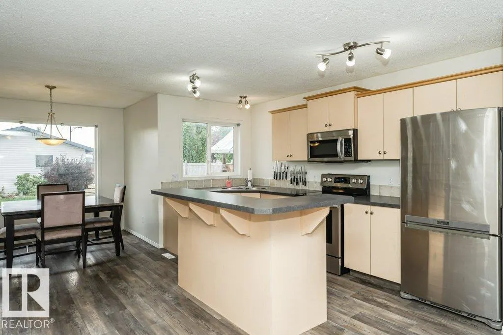 374 SUMMERTON Crescent