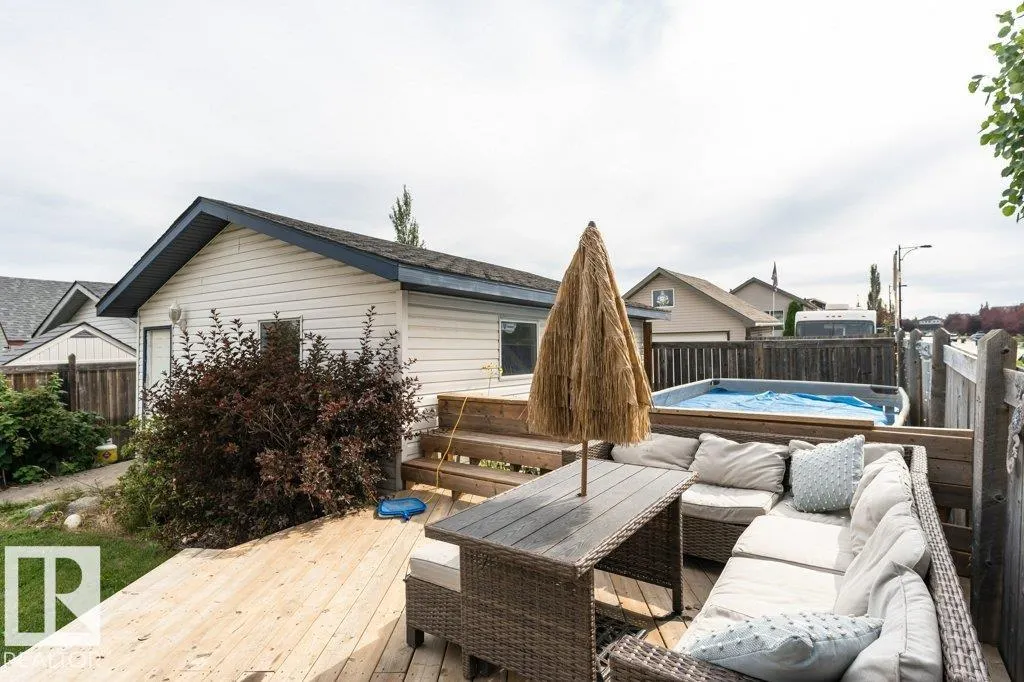 374 SUMMERTON Crescent