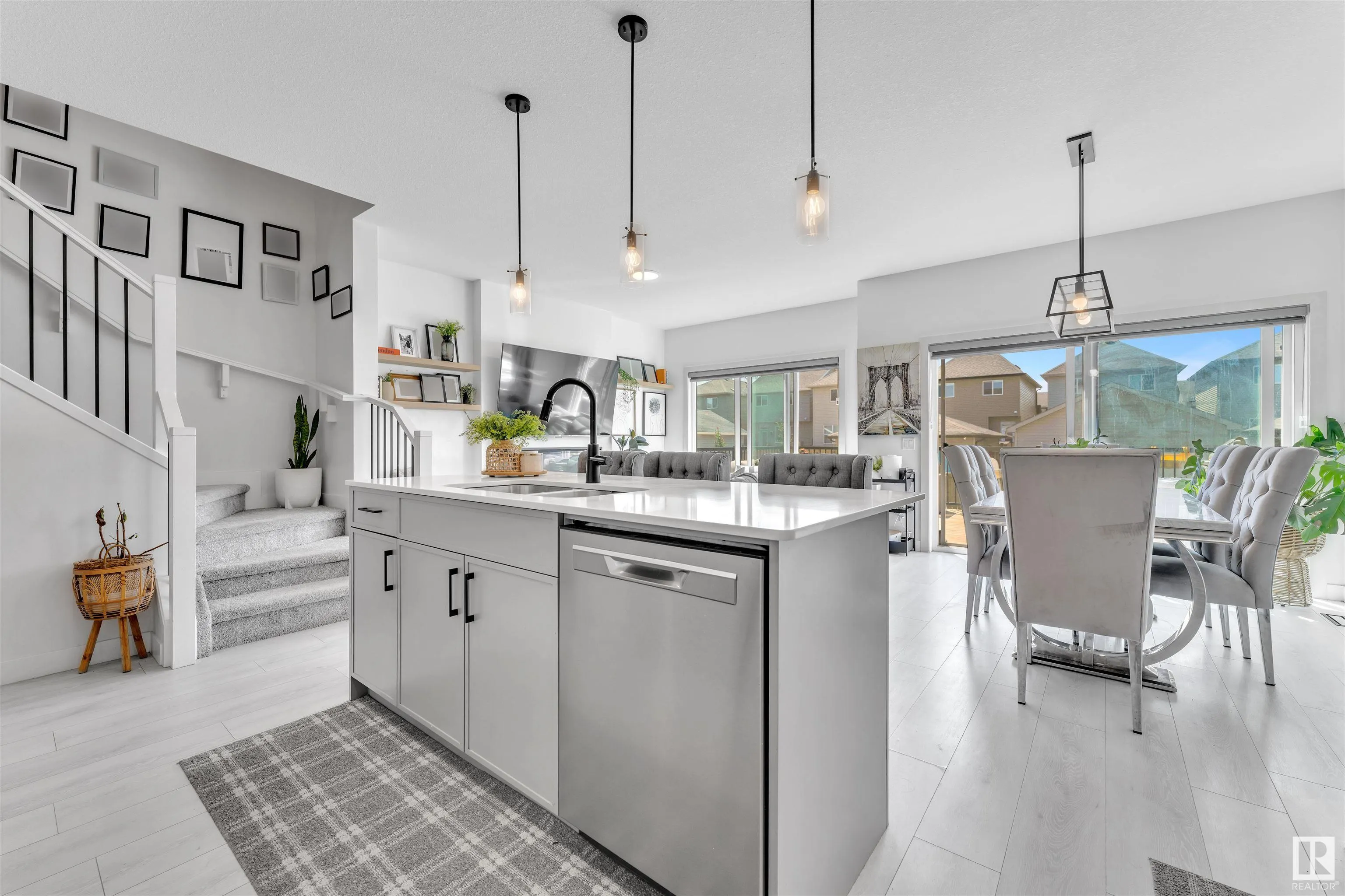 2890 COUGHLAN GREEN Drive