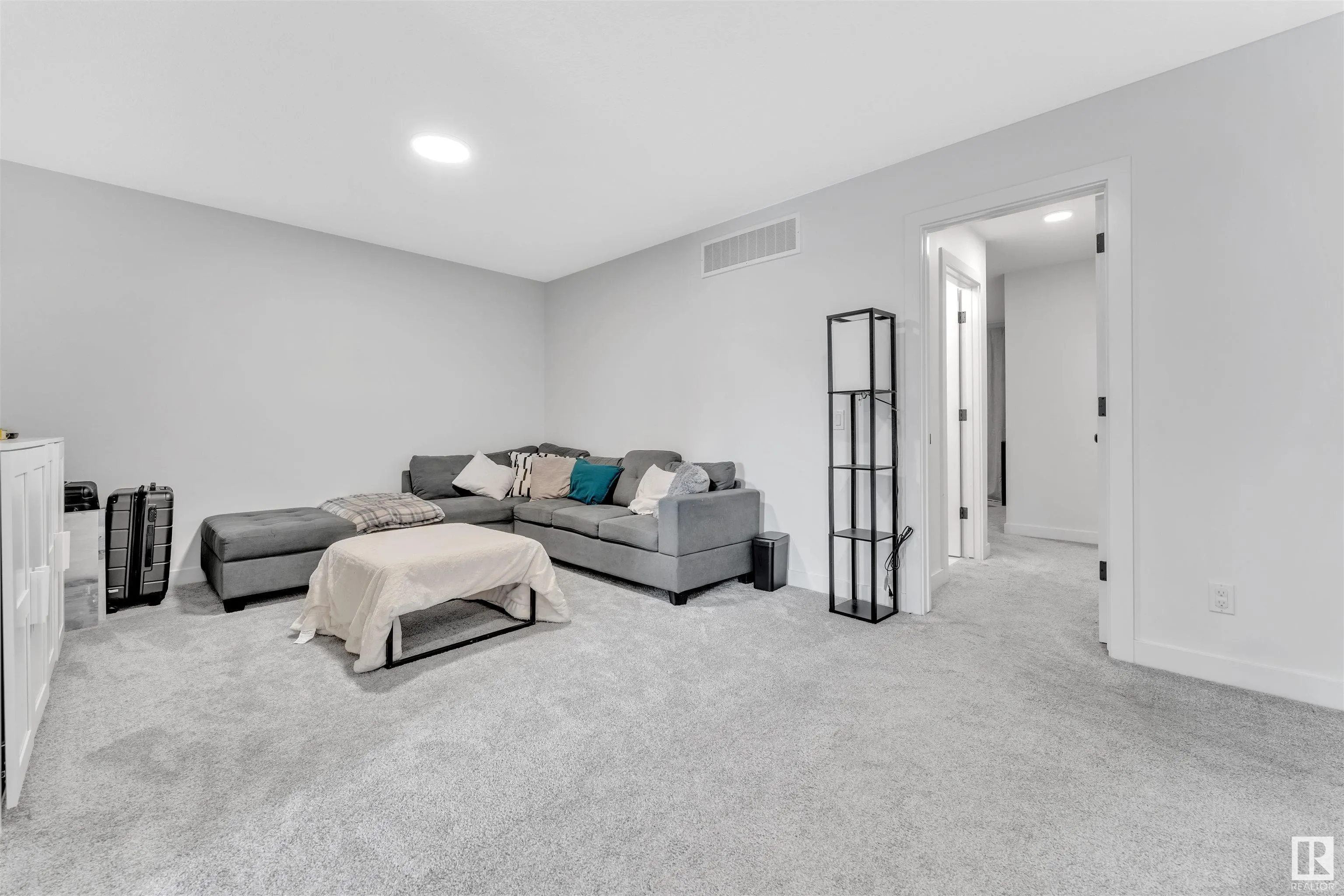 2890 COUGHLAN GREEN Drive