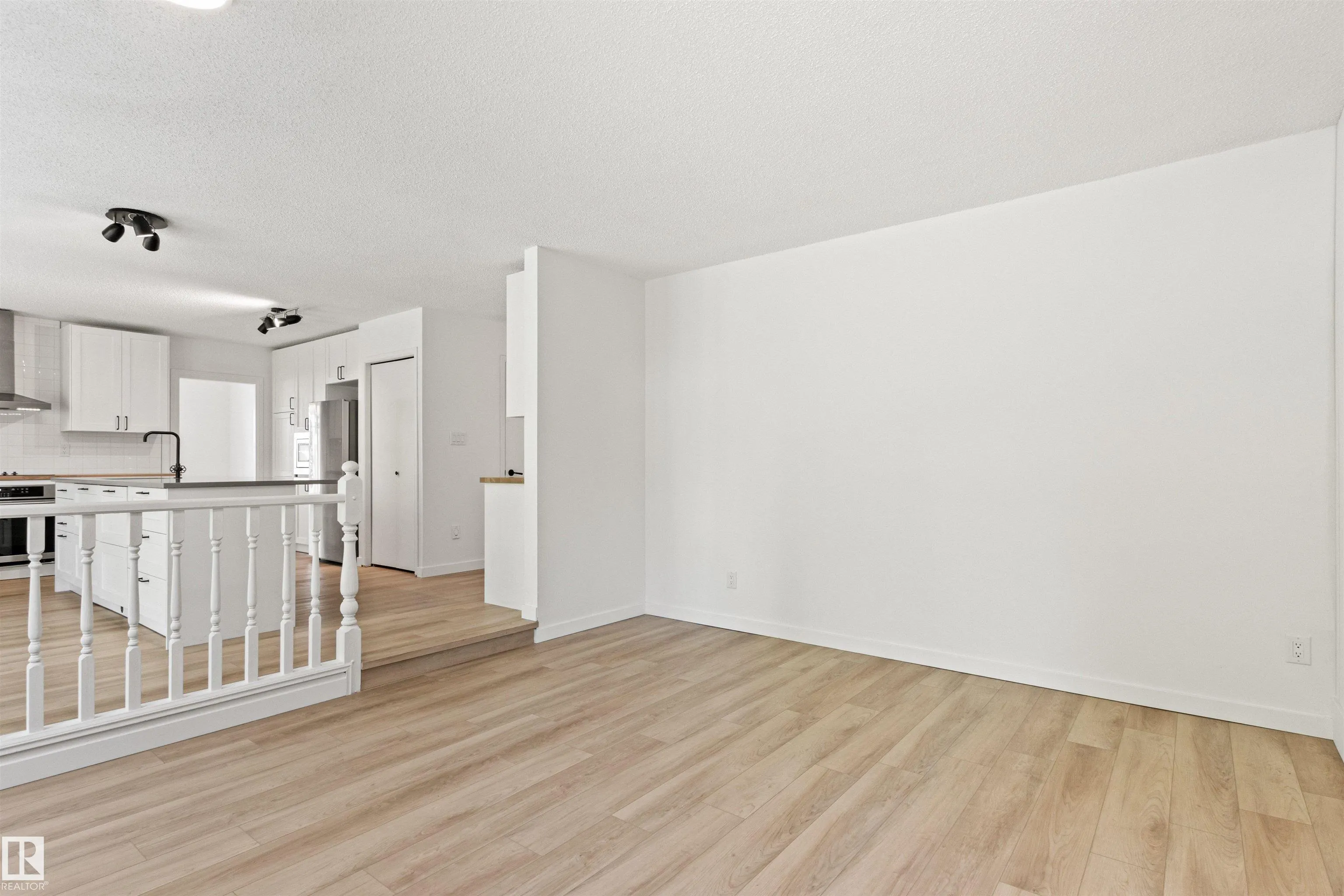 36 LANGHOLM Drive