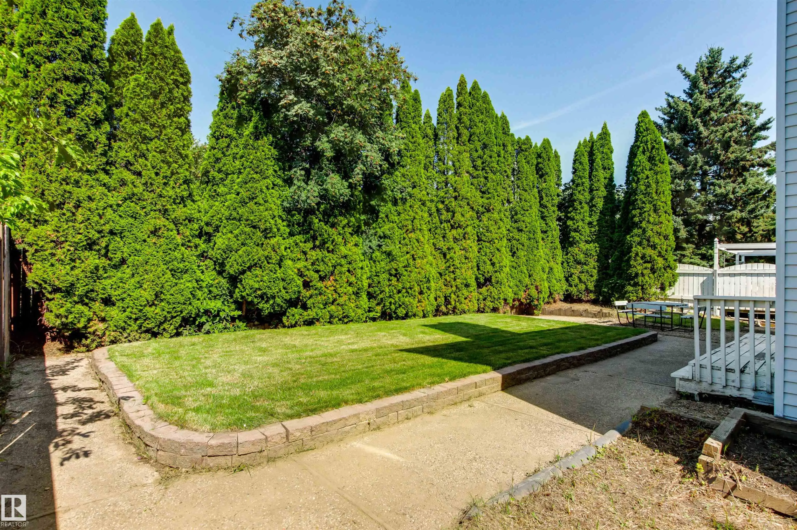 36 LANGHOLM Drive