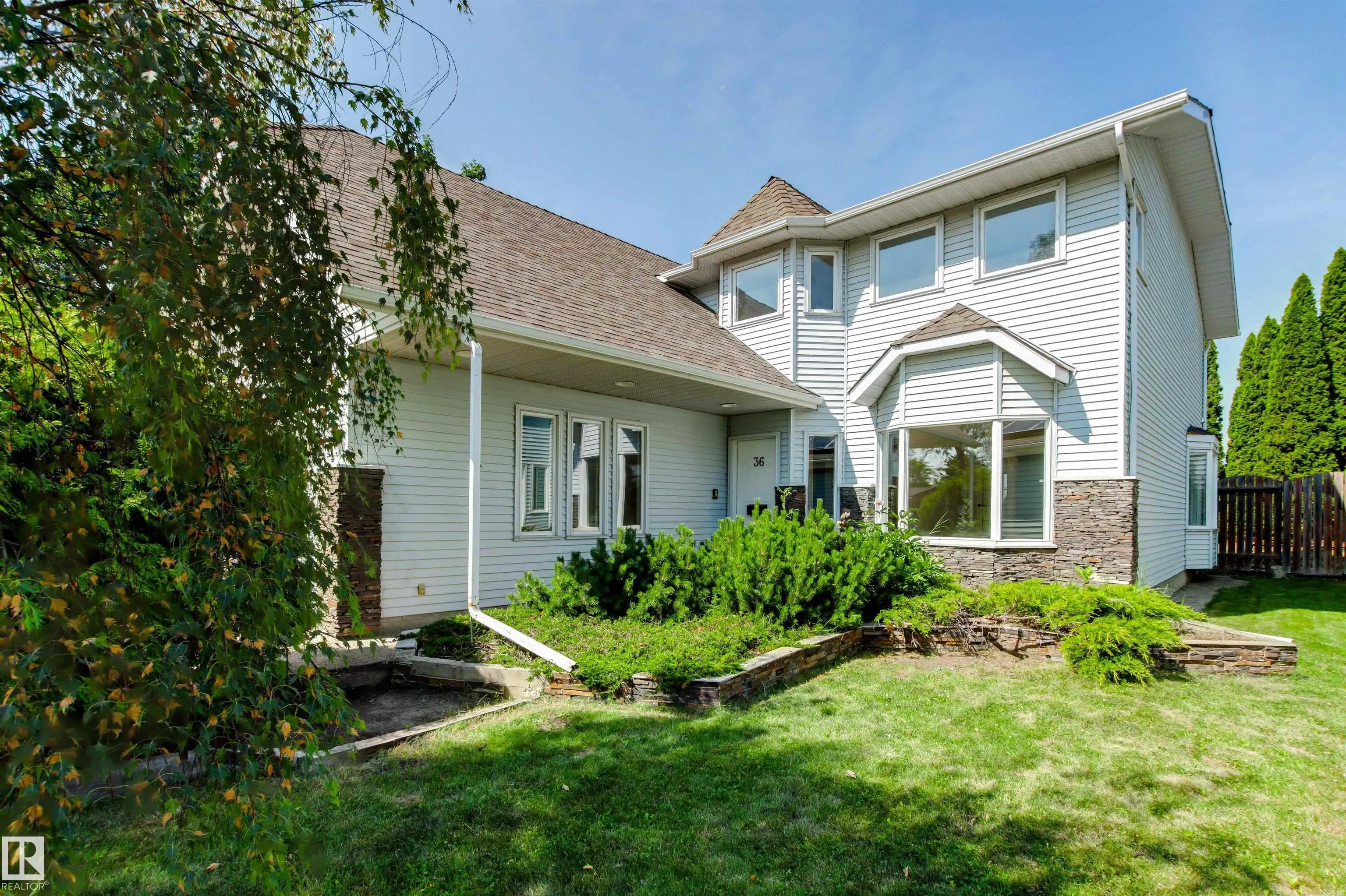 36 LANGHOLM Drive
