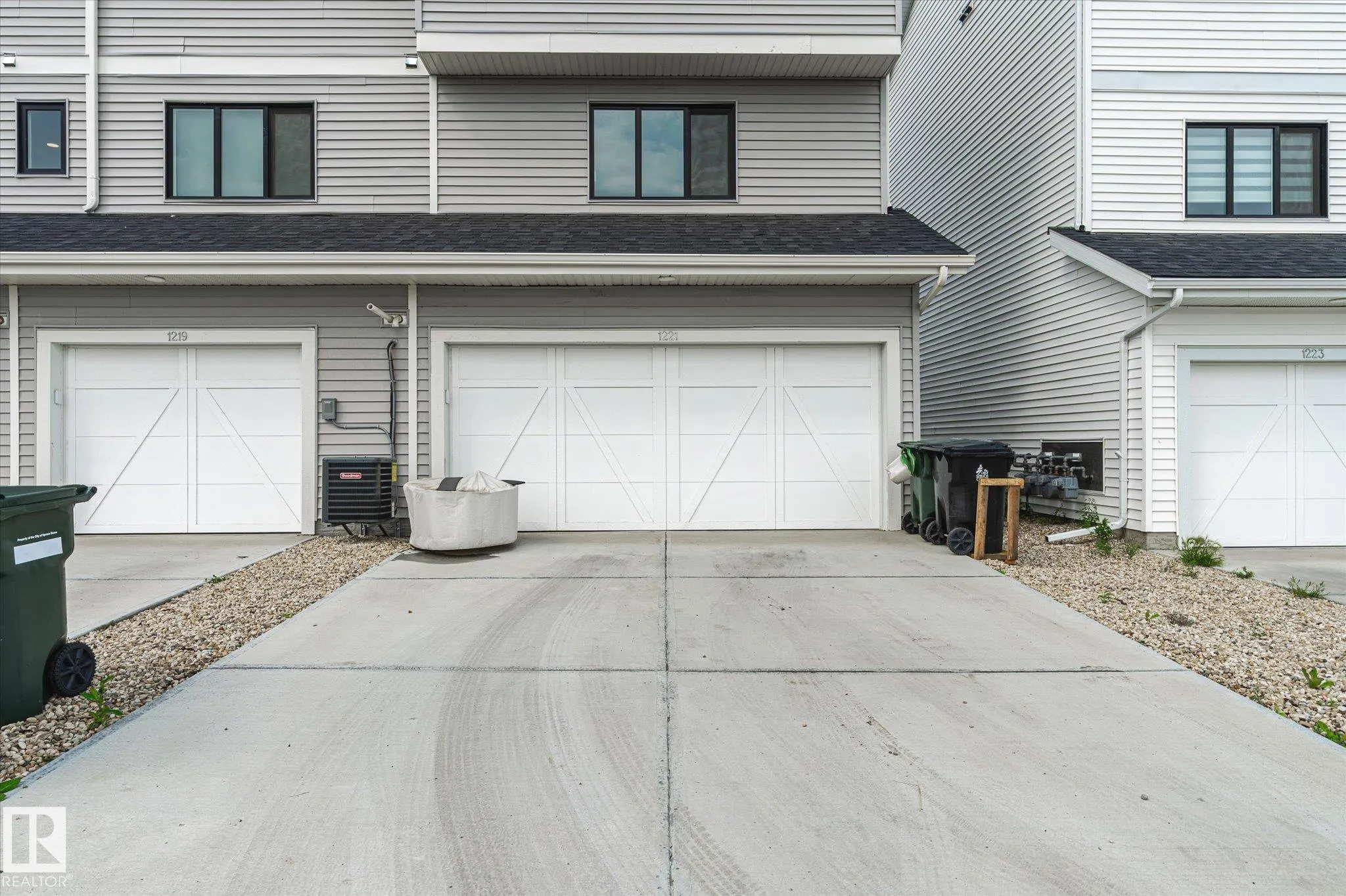 1221 MCLEOD Avenue