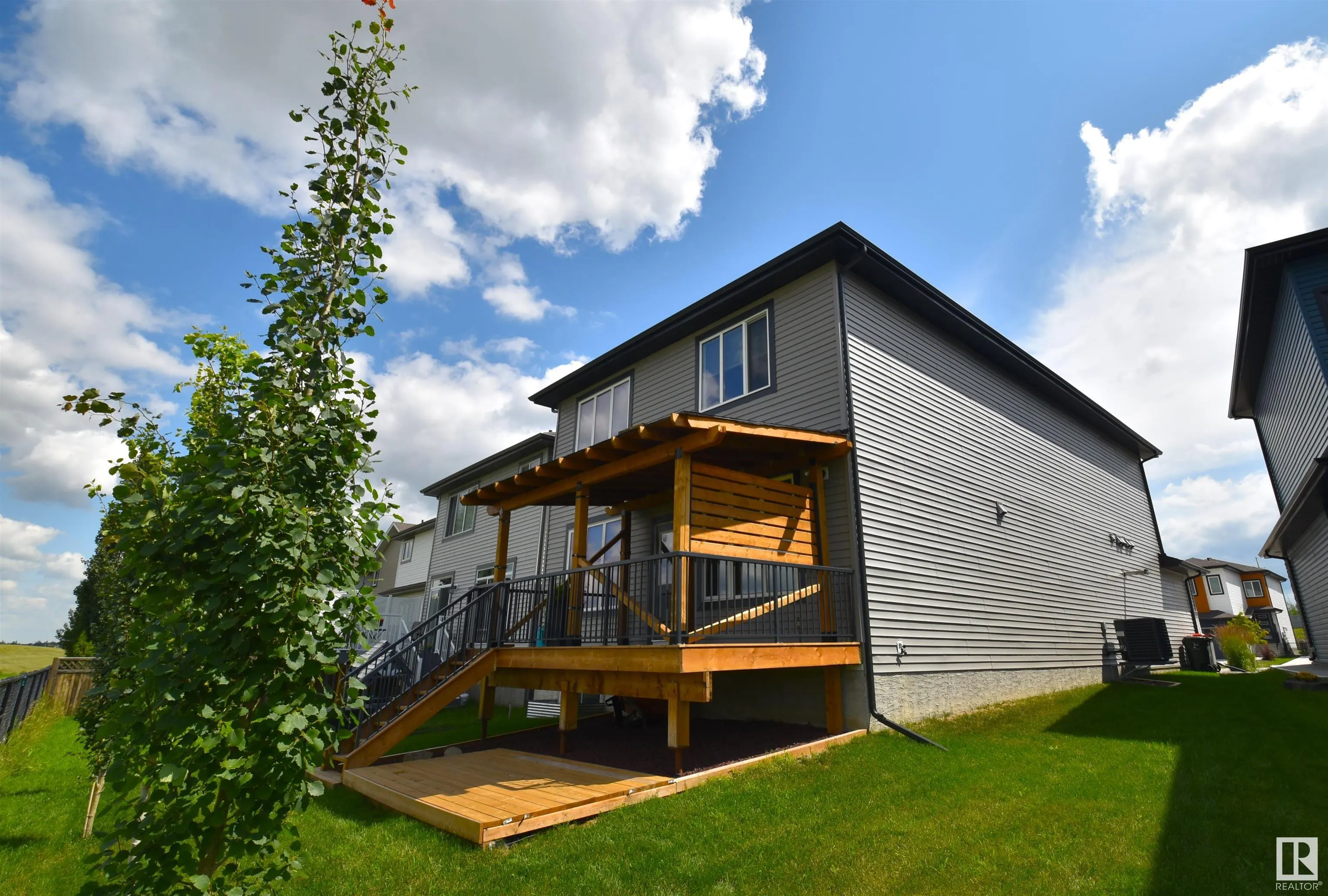 277 SILVERSTONE Crescent