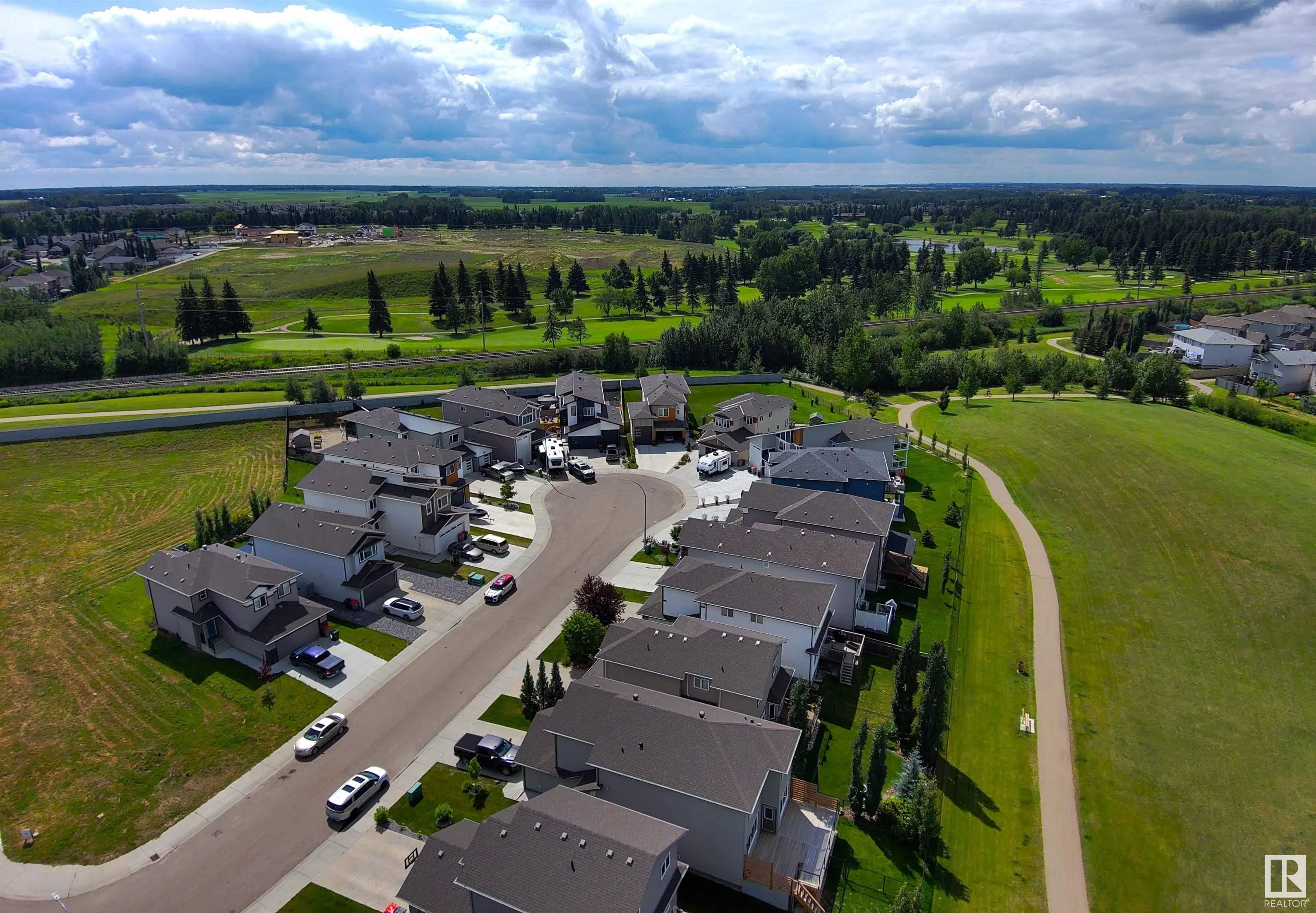 277 SILVERSTONE Crescent