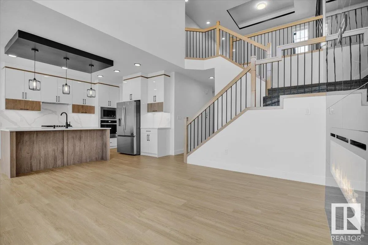 12 EDGEFIELD Way