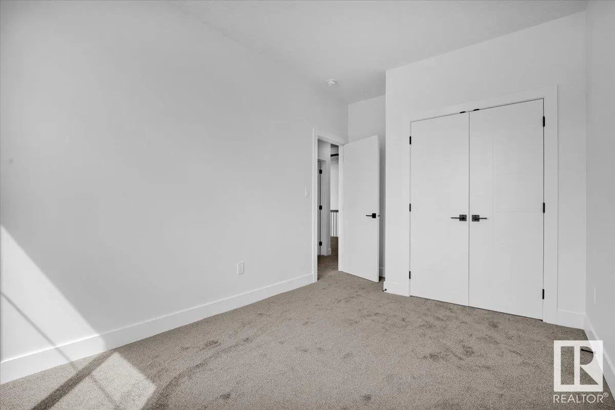 12 EDGEFIELD Way