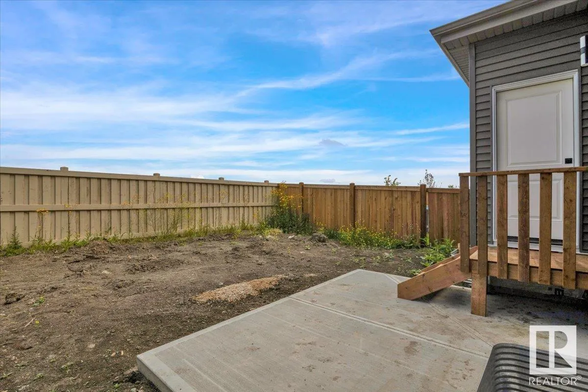 12 EDGEFIELD Way