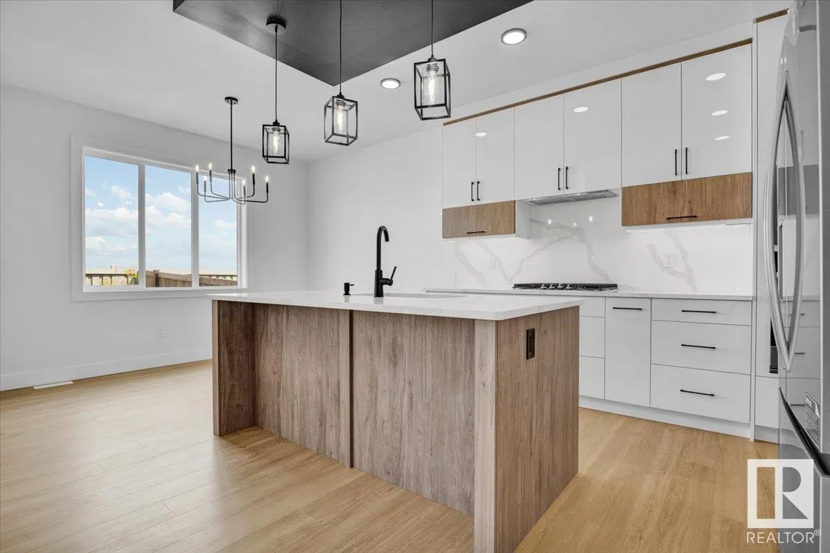 12 EDGEFIELD Way