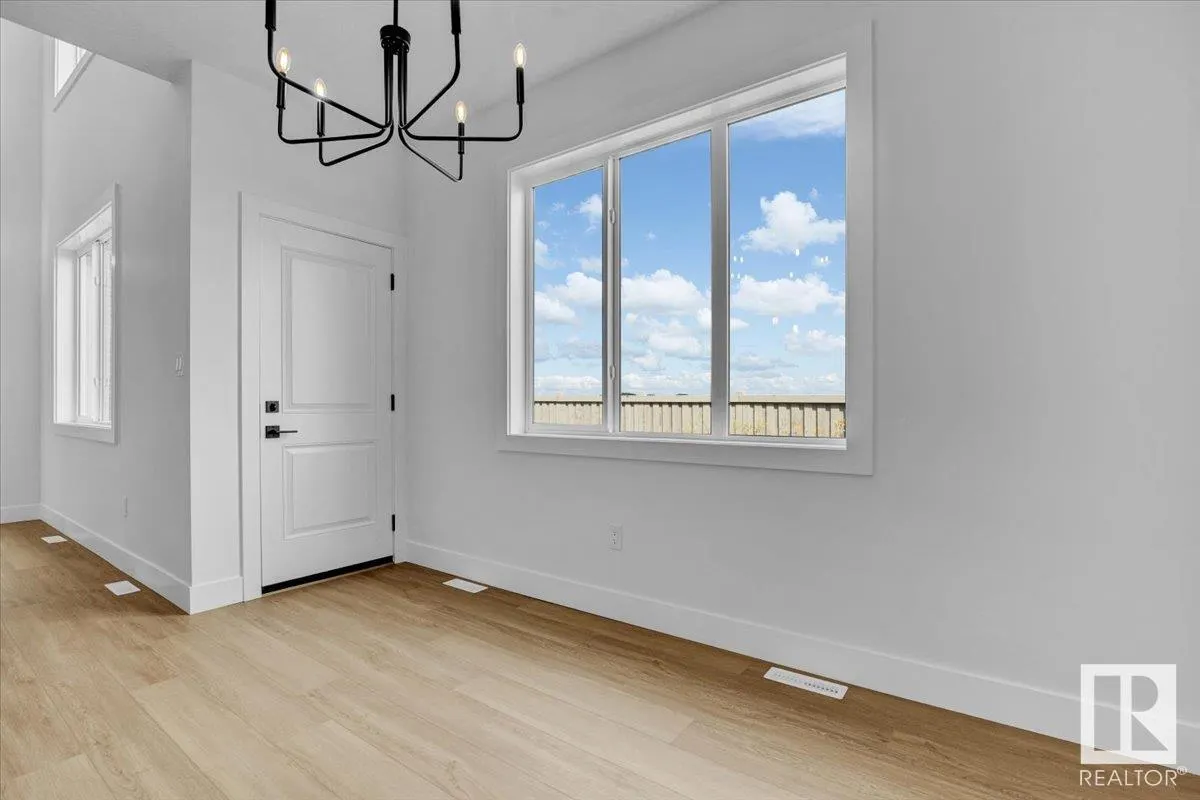 12 EDGEFIELD Way