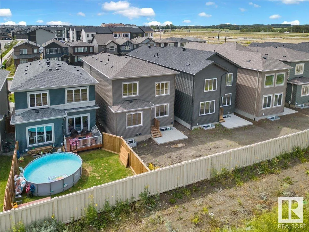 12 EDGEFIELD Way