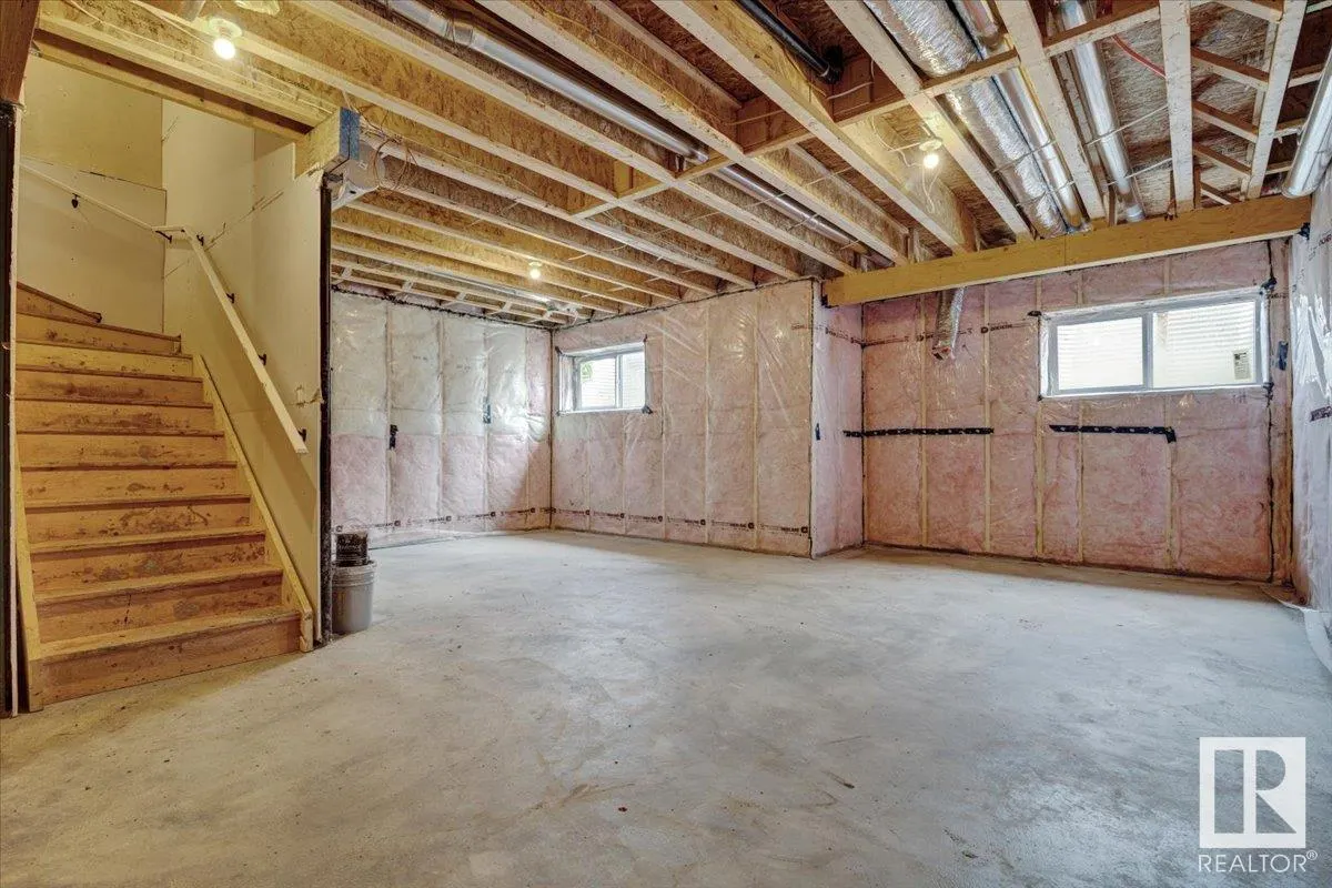 12 EDGEFIELD Way