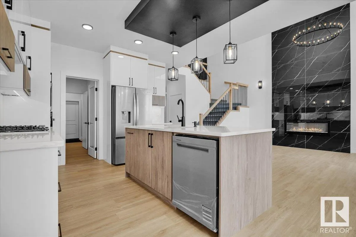 12 EDGEFIELD Way