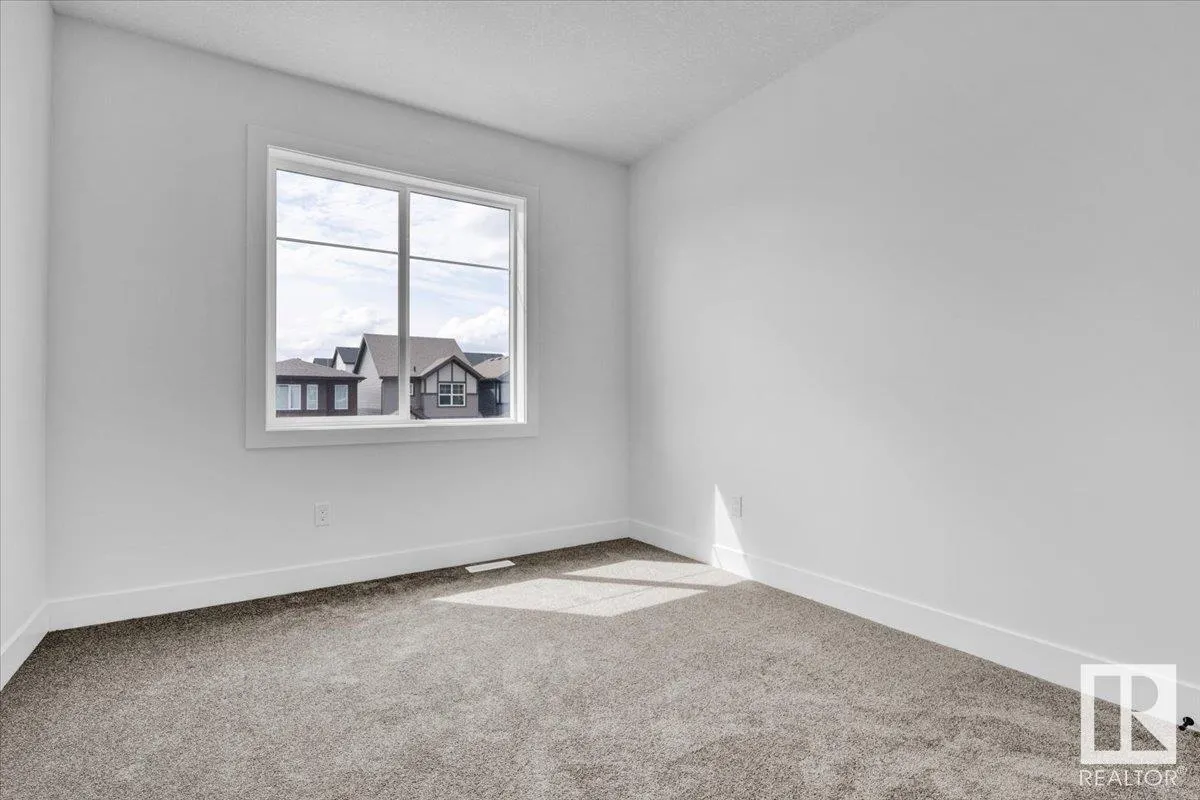 12 EDGEFIELD Way