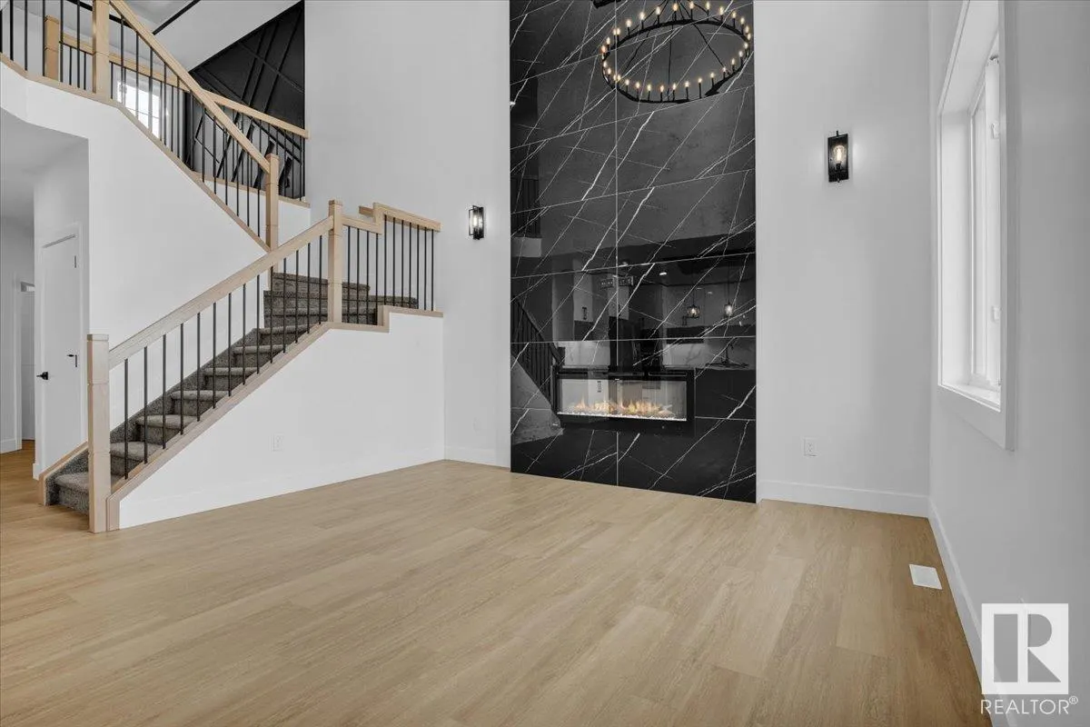 12 EDGEFIELD Way
