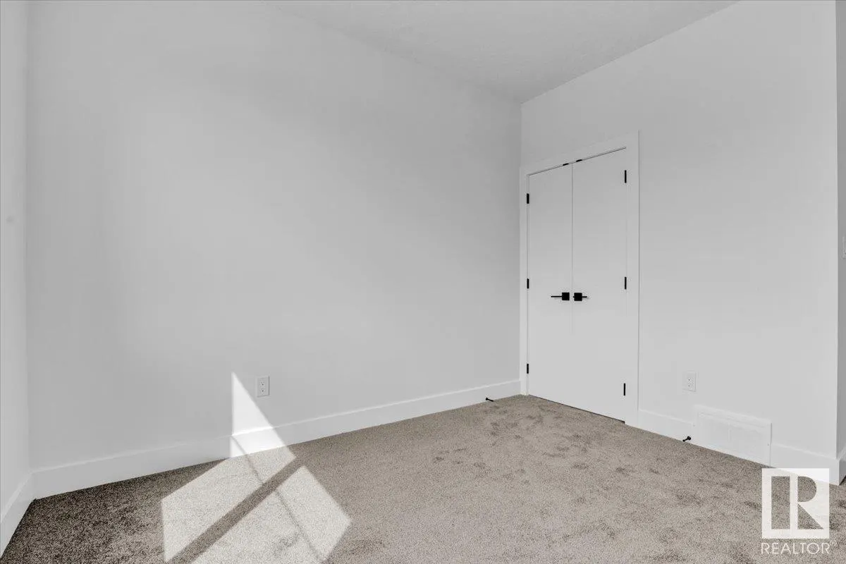 12 EDGEFIELD Way