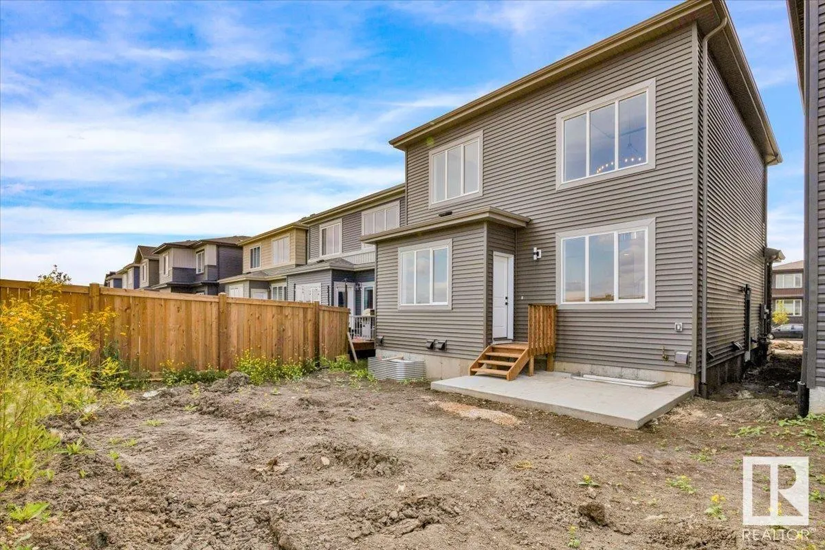 12 EDGEFIELD Way