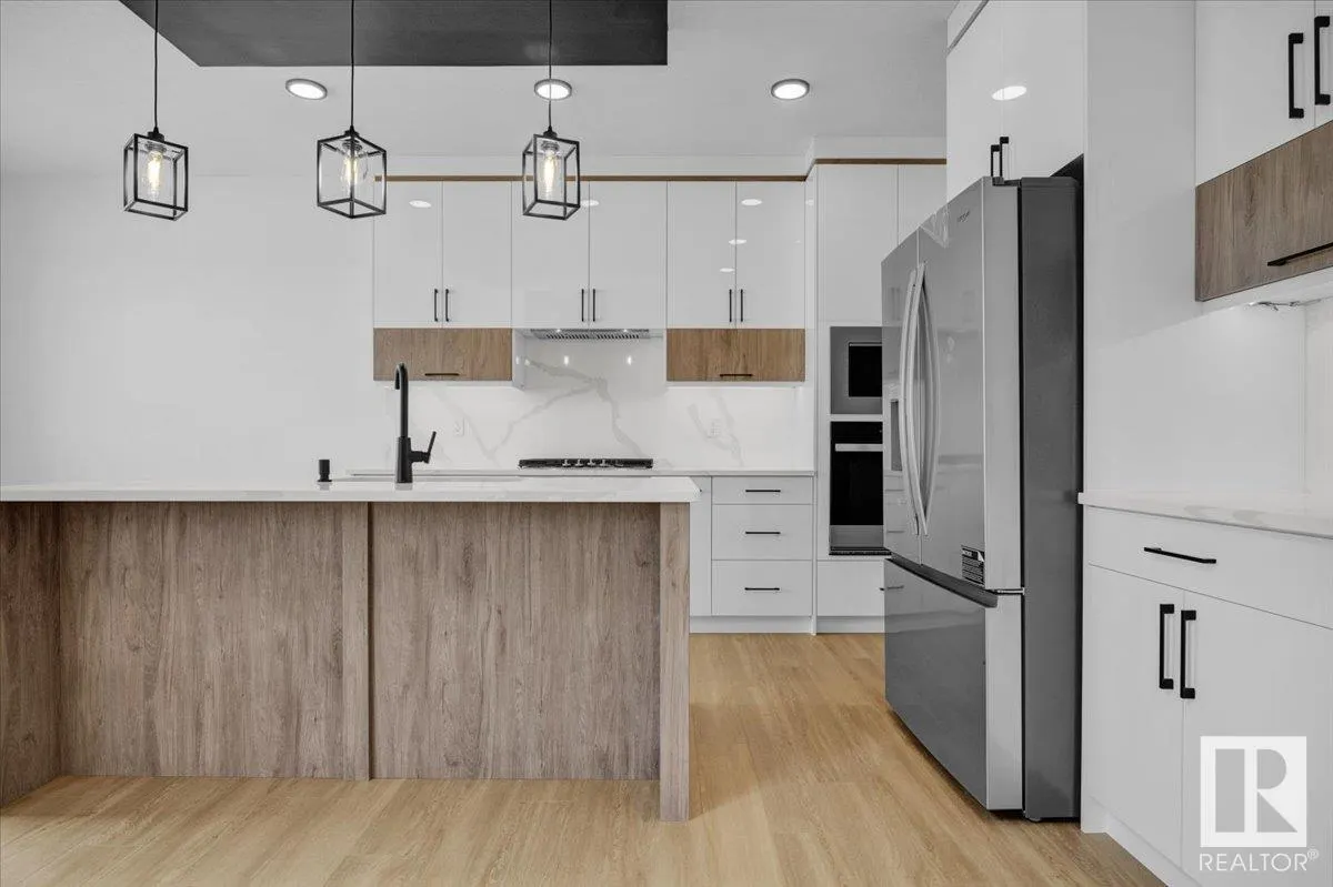 12 EDGEFIELD Way