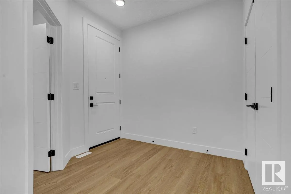 12 EDGEFIELD Way