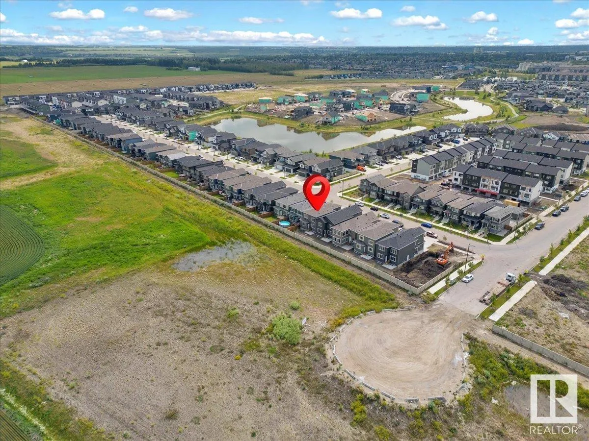 12 EDGEFIELD Way