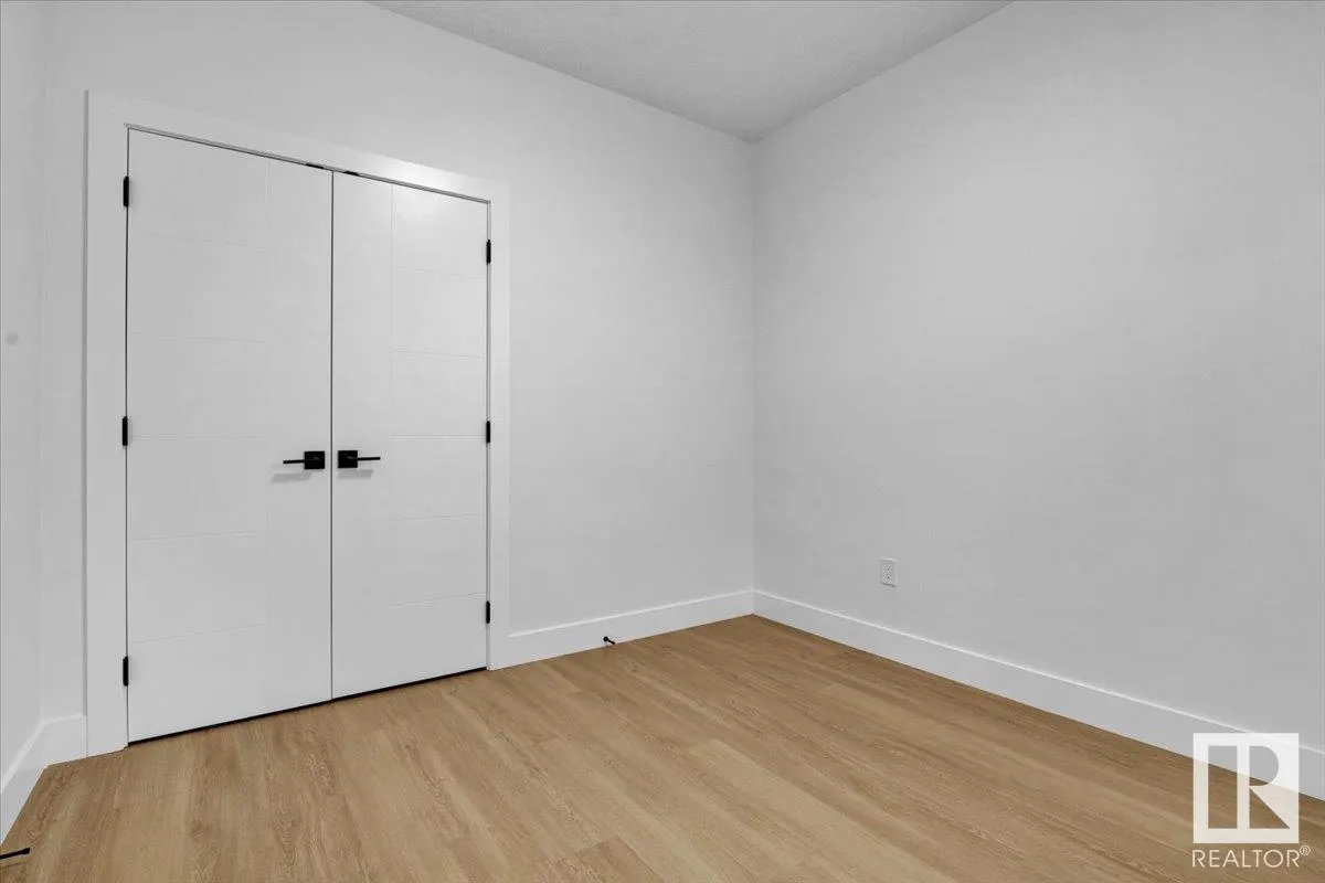 12 EDGEFIELD Way