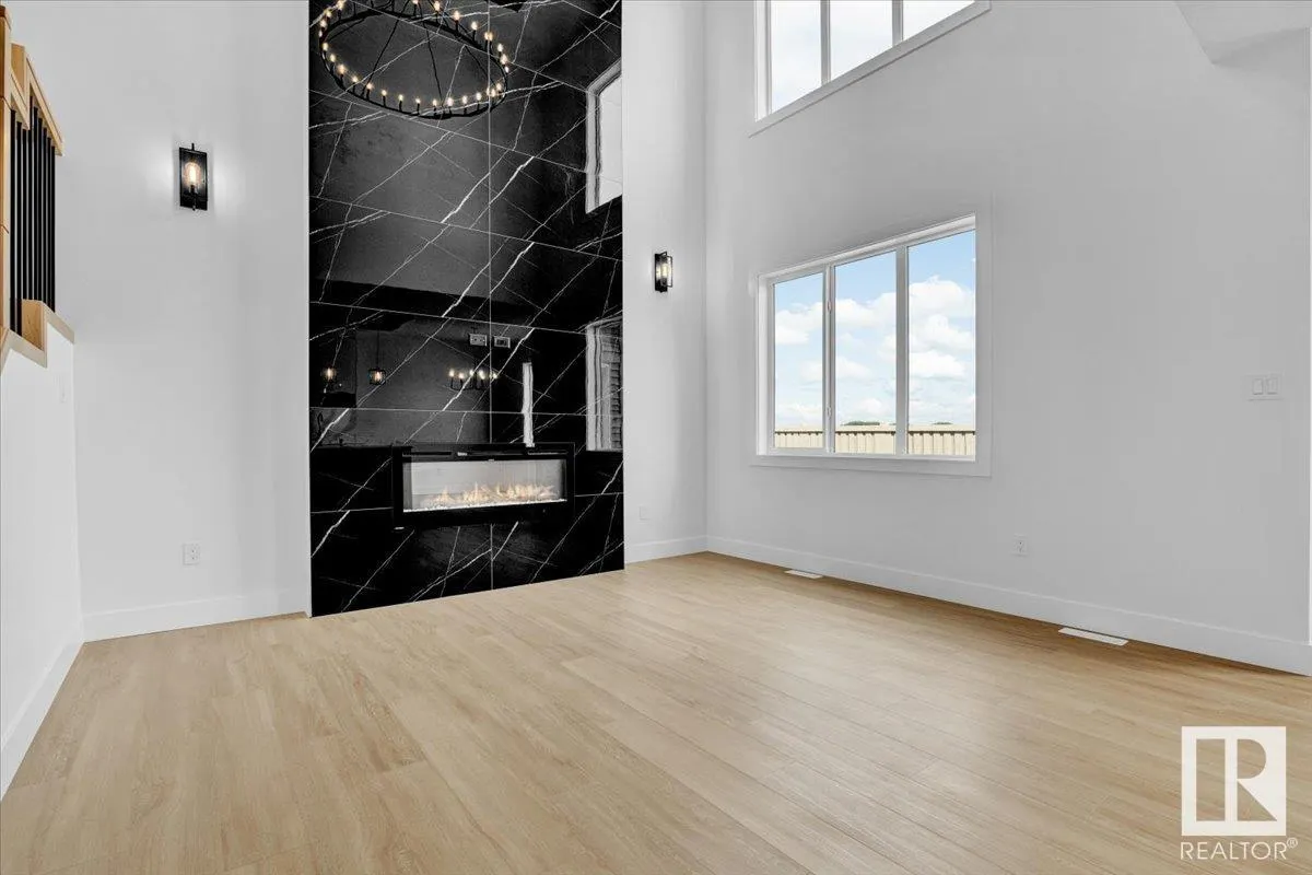 12 EDGEFIELD Way