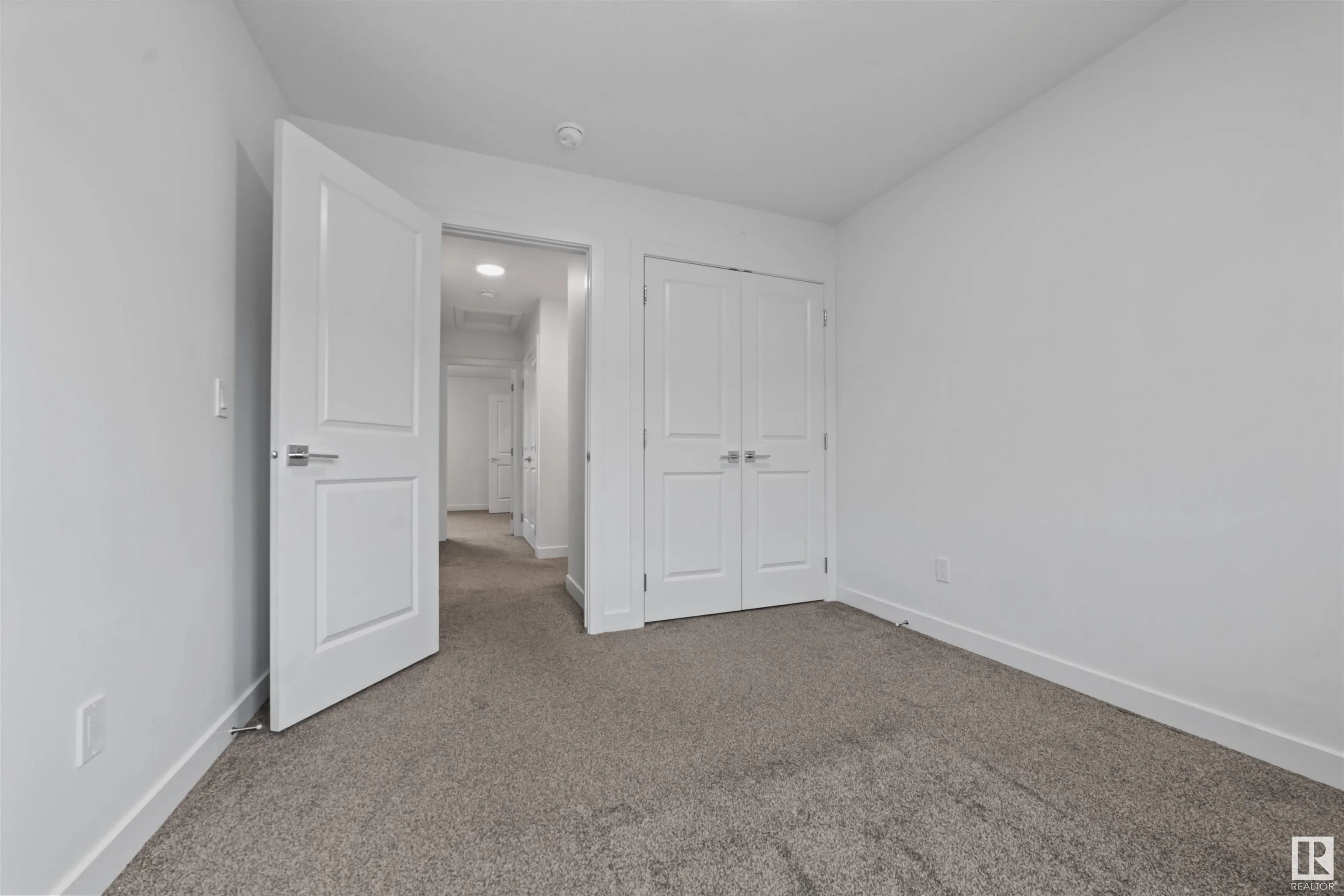 10 SALISBURY Way