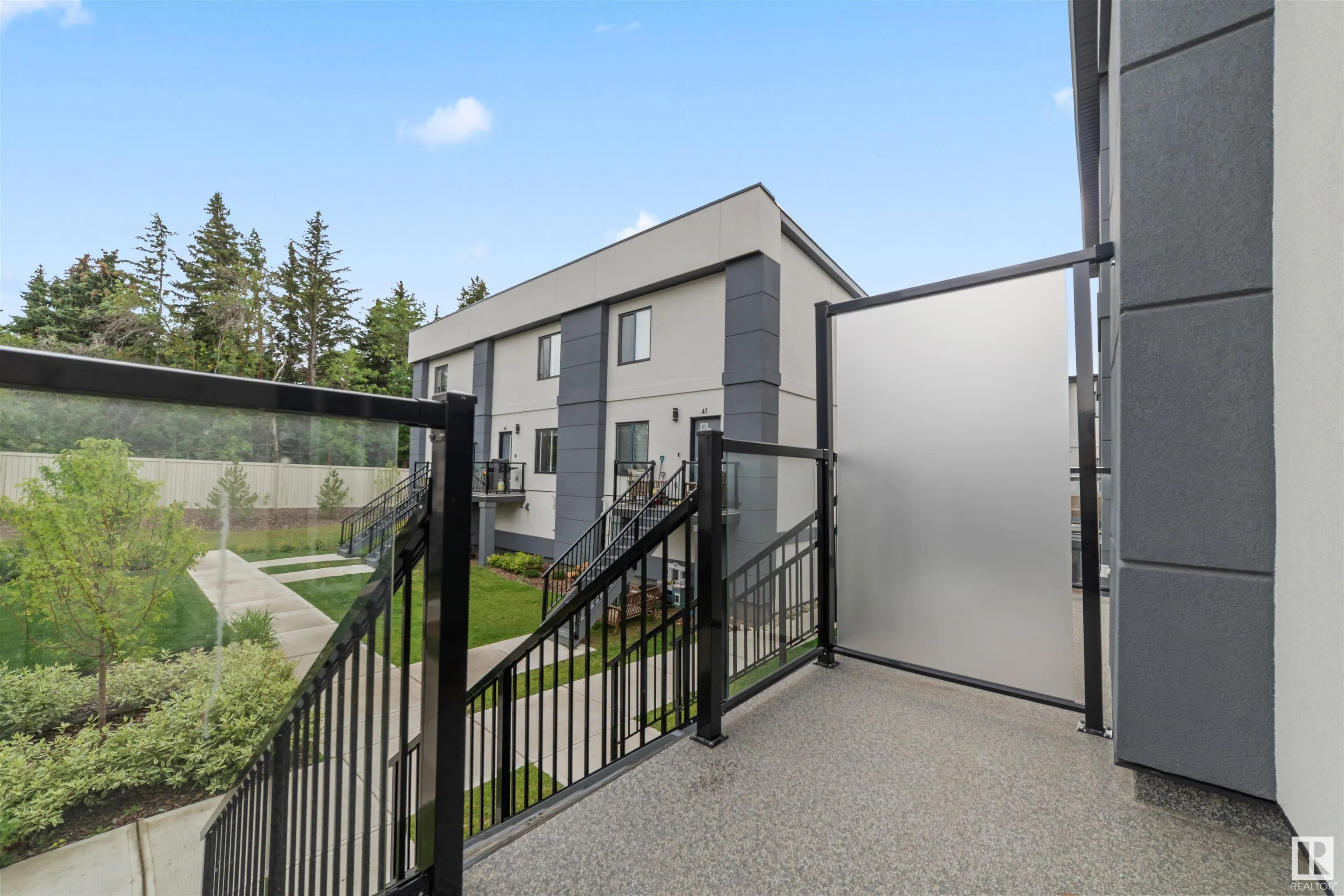 10 SALISBURY Way
