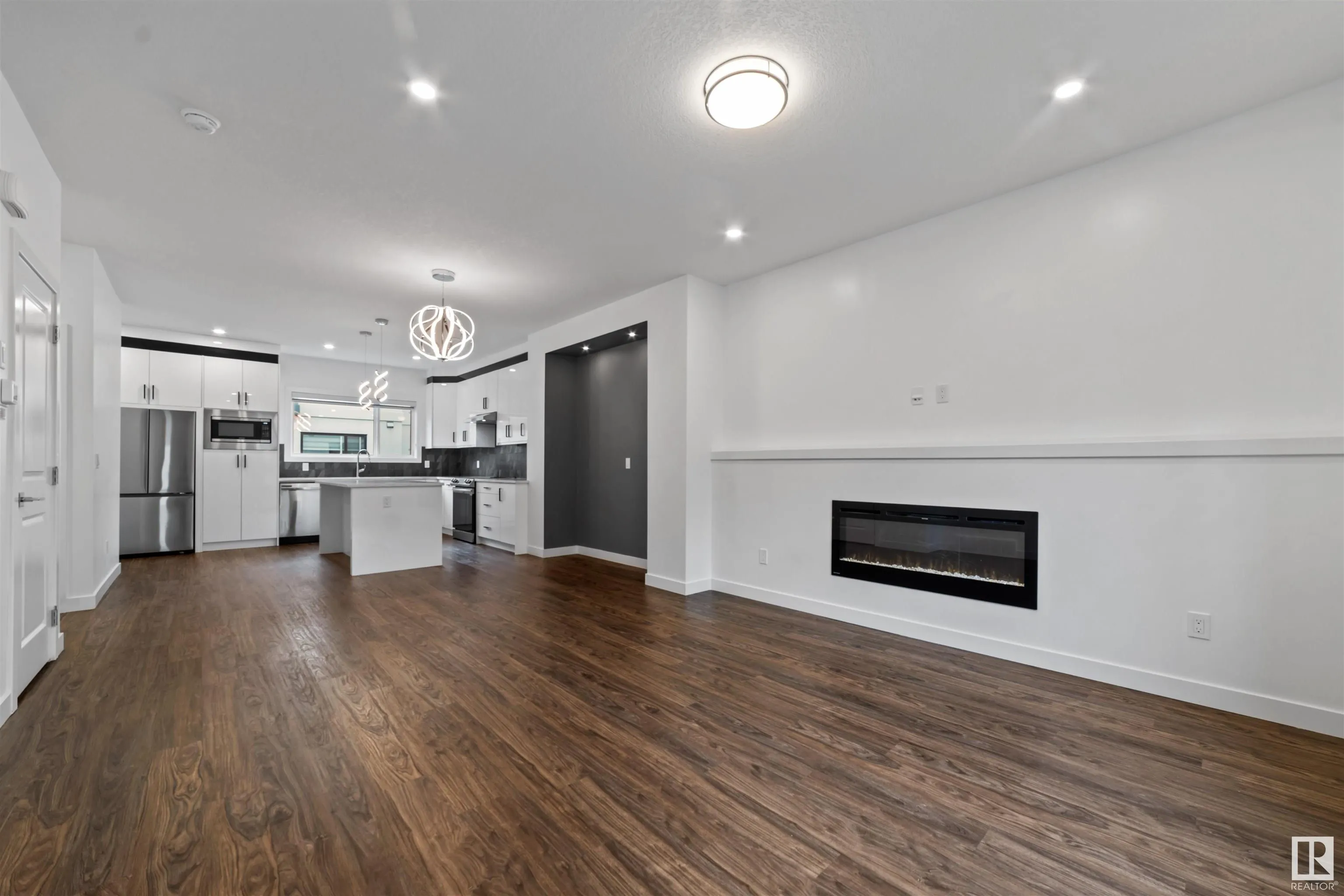 10 SALISBURY Way