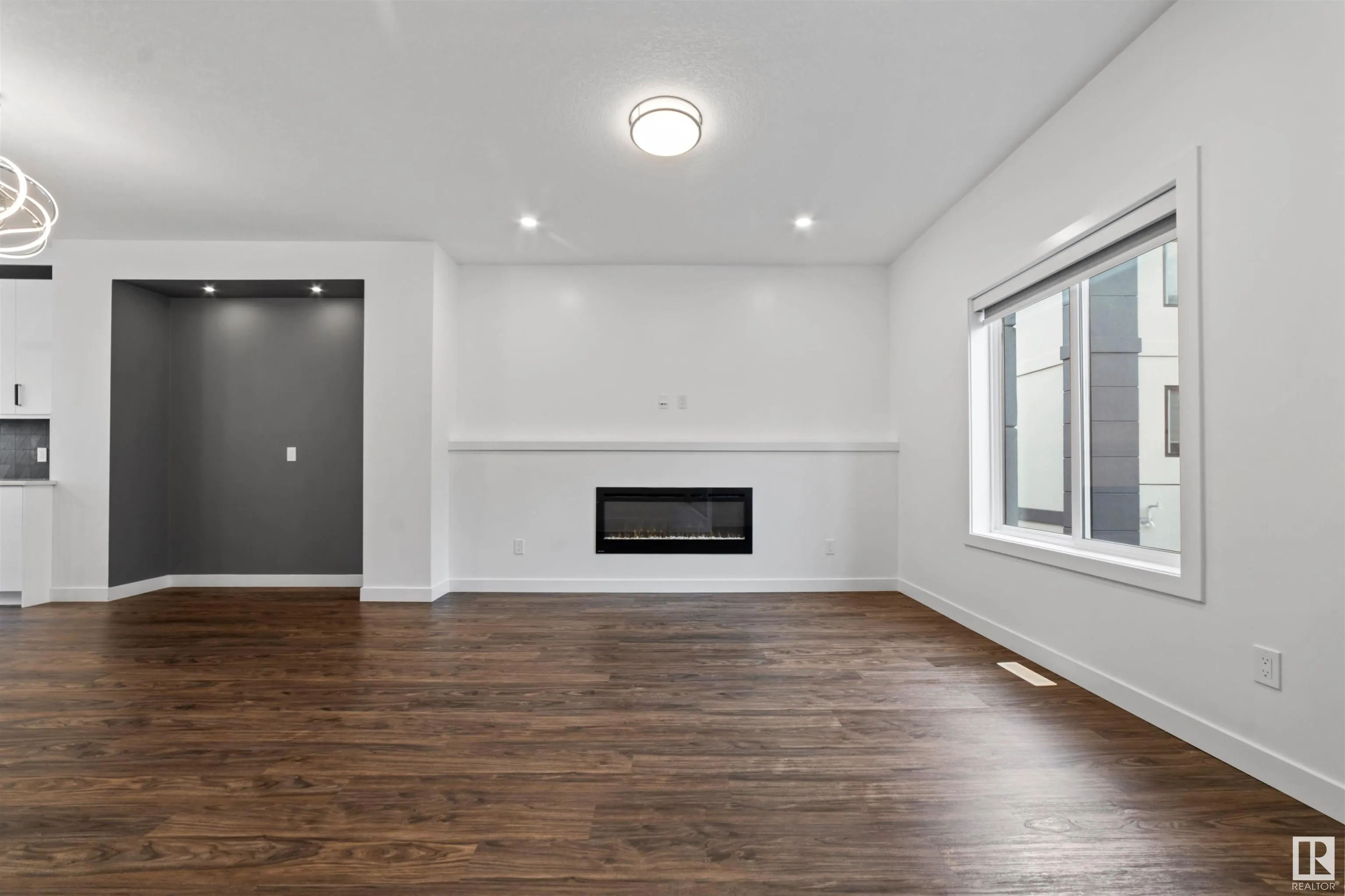 10 SALISBURY Way