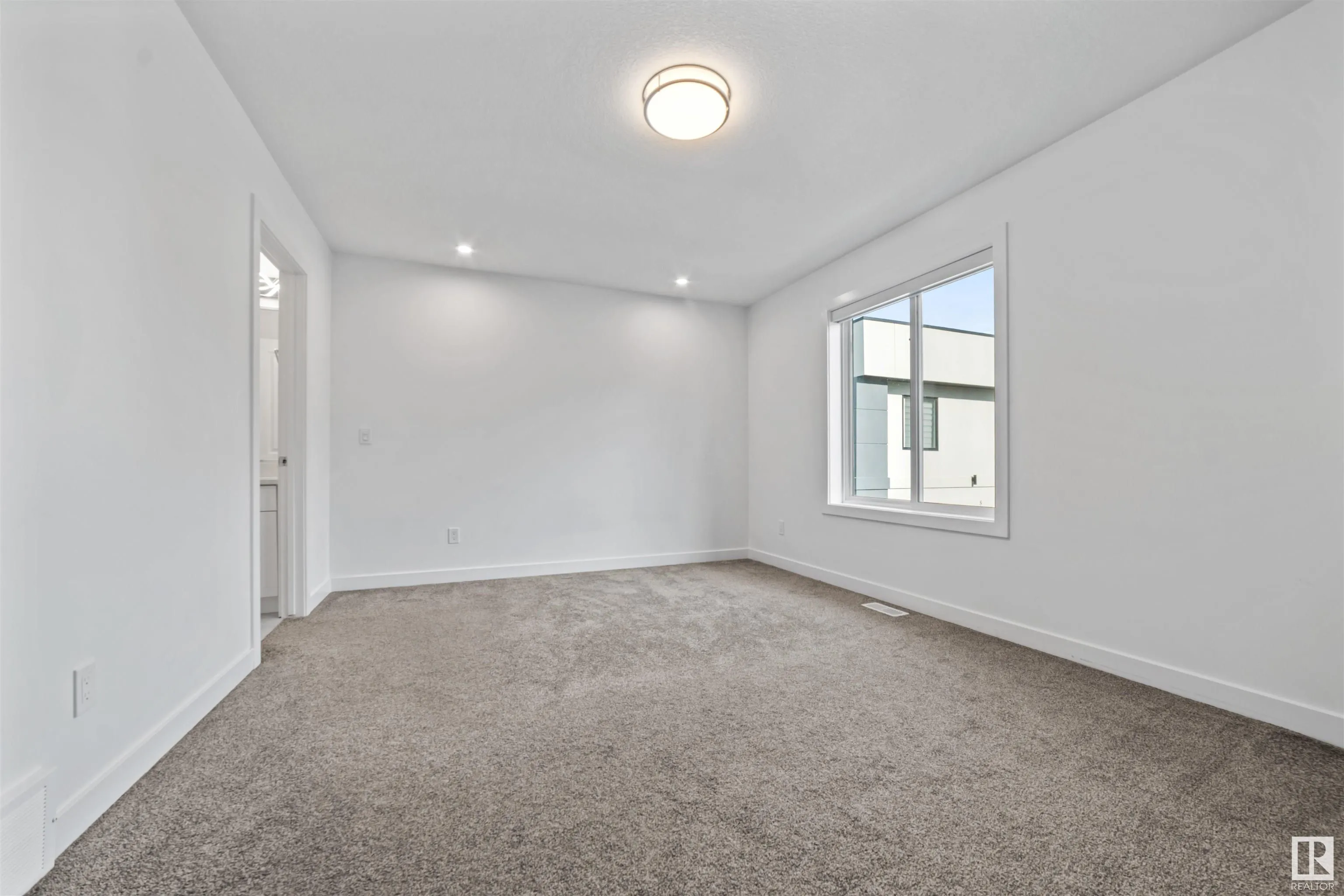 10 SALISBURY Way