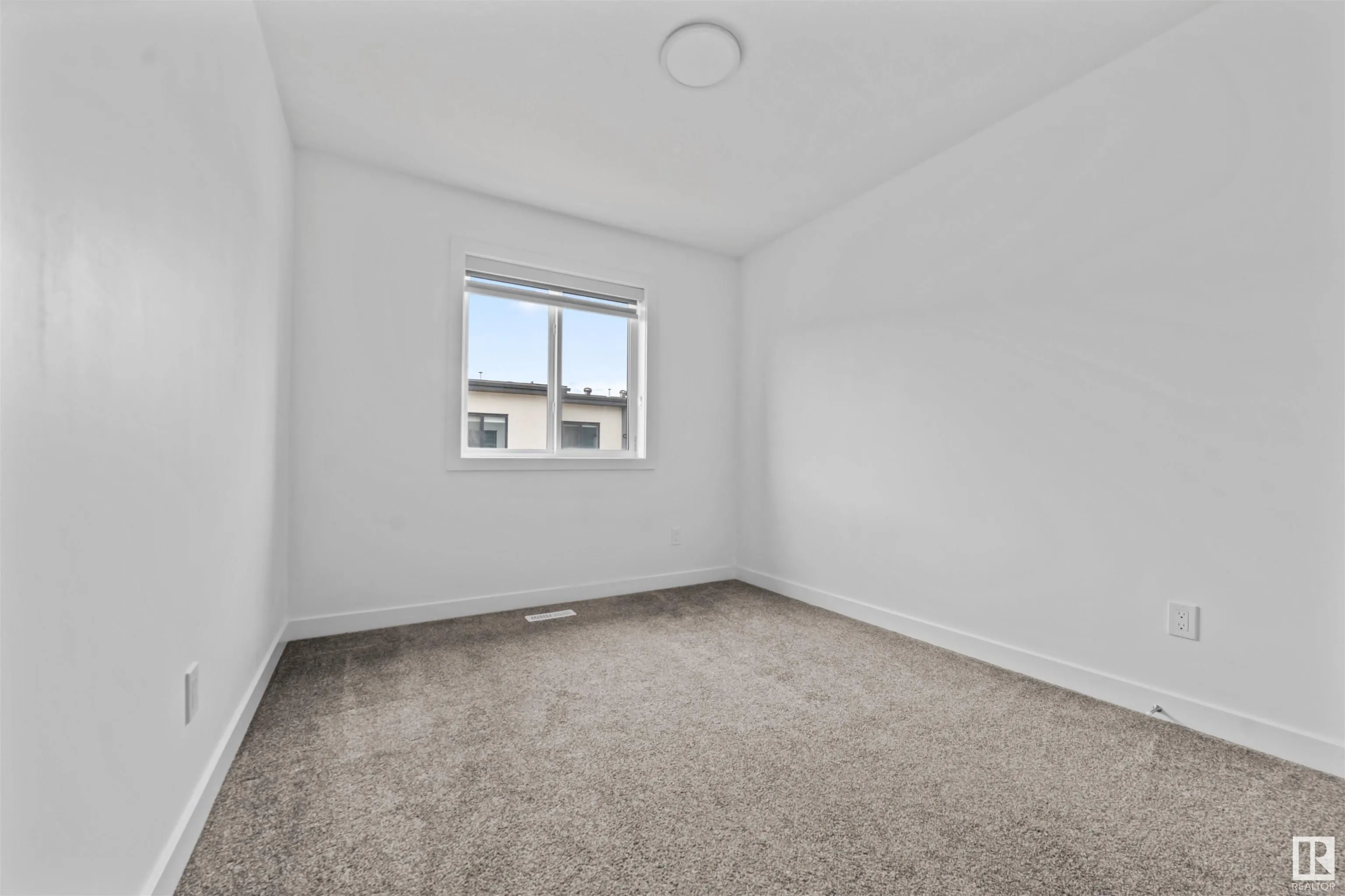 10 SALISBURY Way